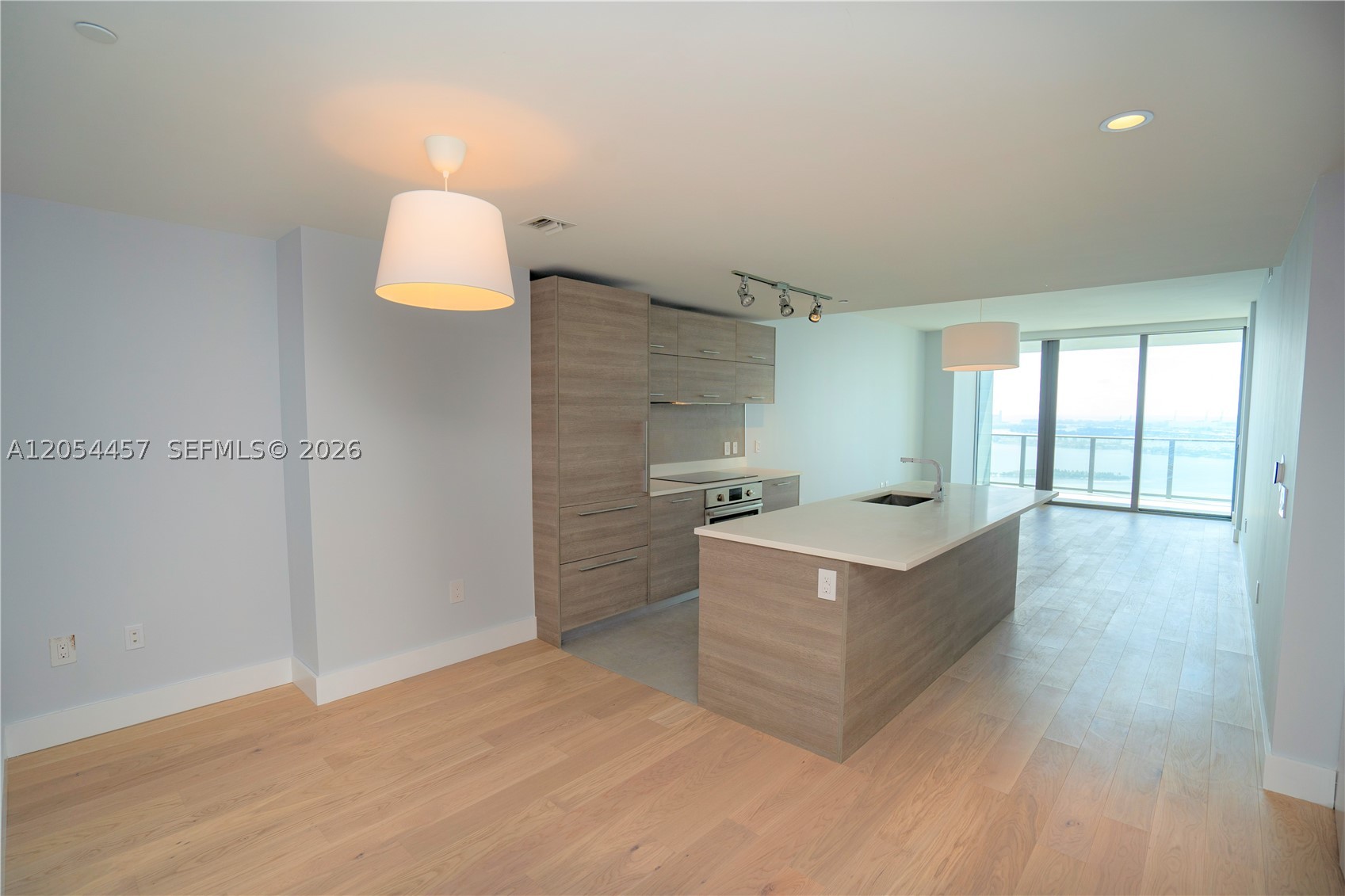 650 NE 32nd St #4104, Miami FL 33137