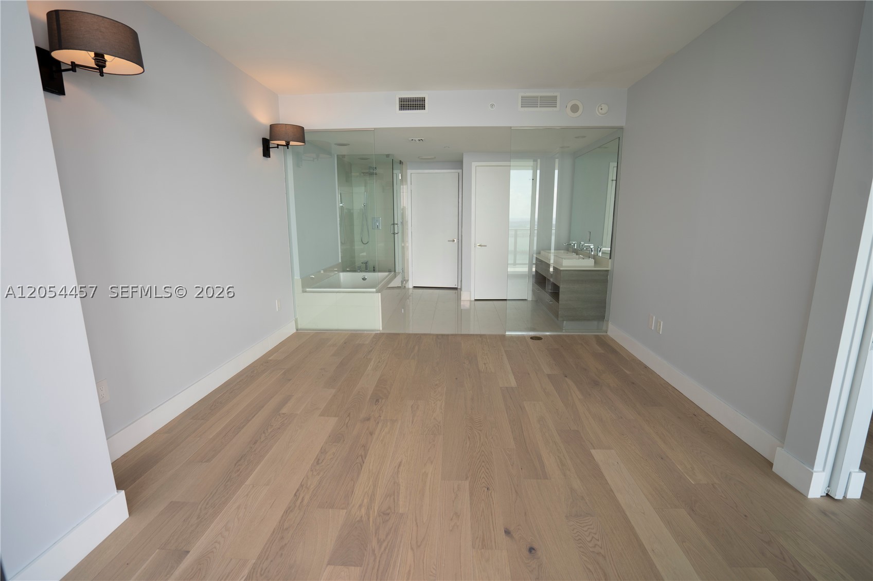 650 NE 32nd St #4104, Miami FL 33137