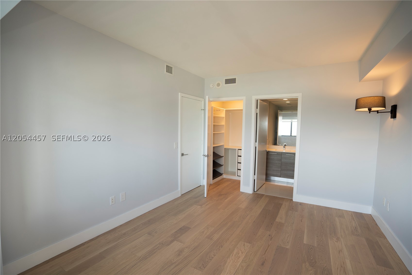 650 NE 32nd St #4104, Miami FL 33137