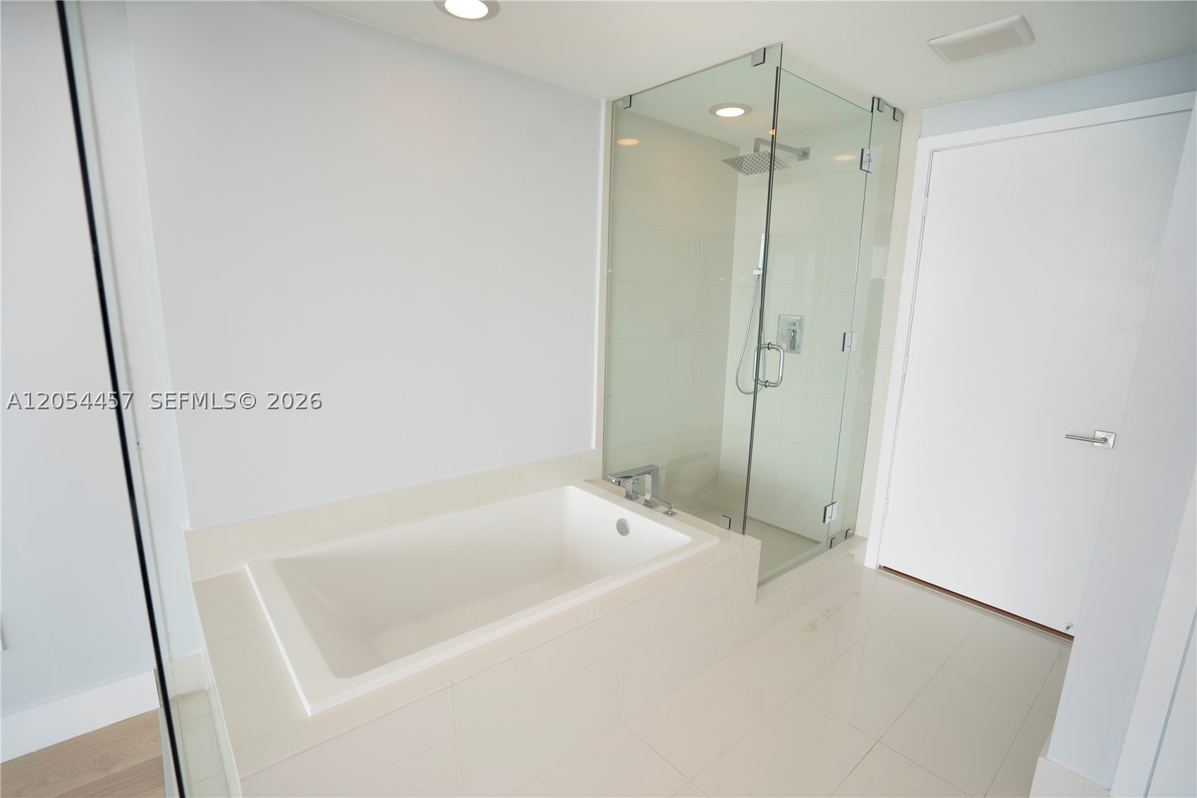 650 NE 32nd St #4104, Miami FL 33137
