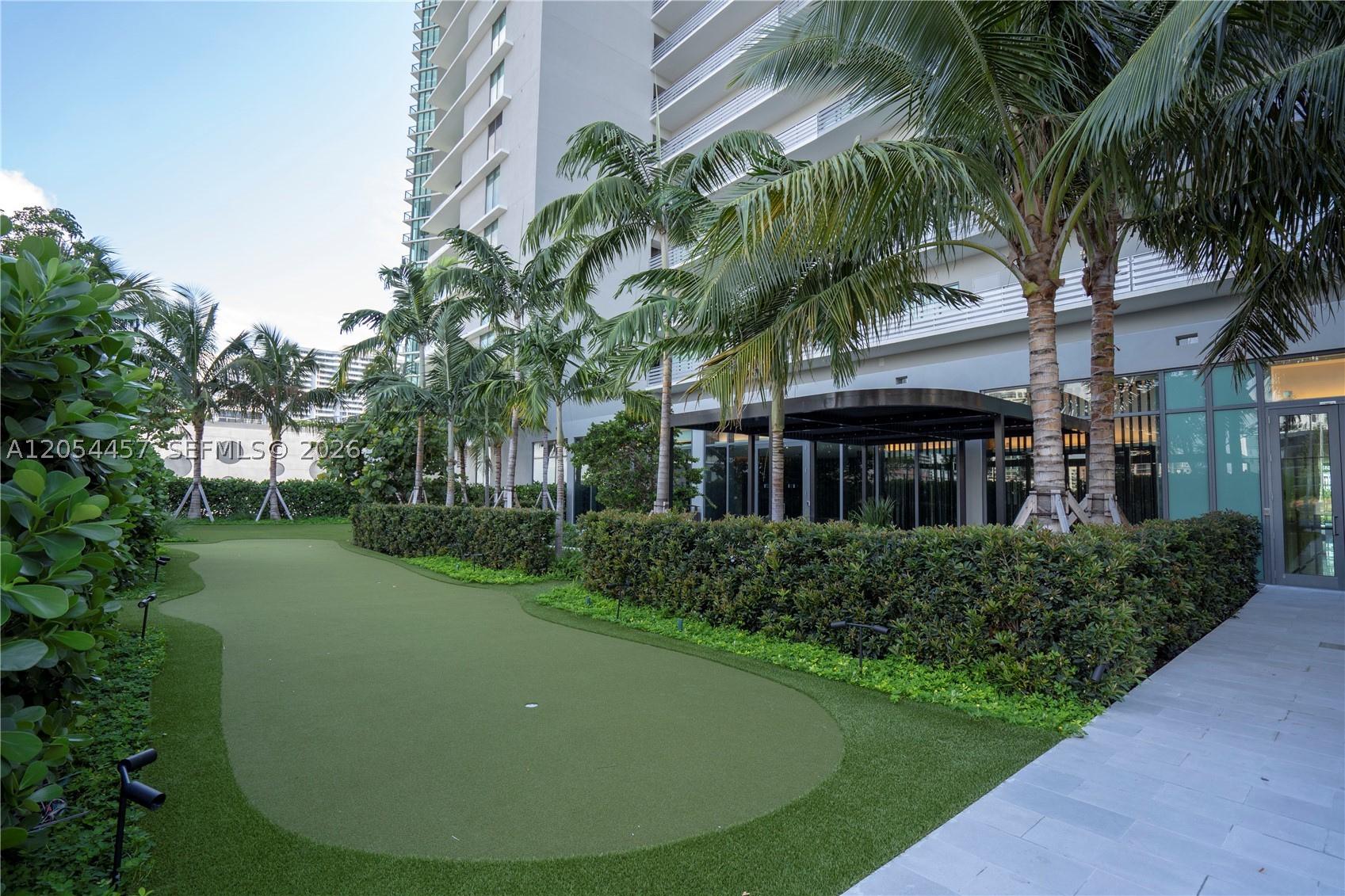 650 NE 32nd St #4104, Miami FL 33137