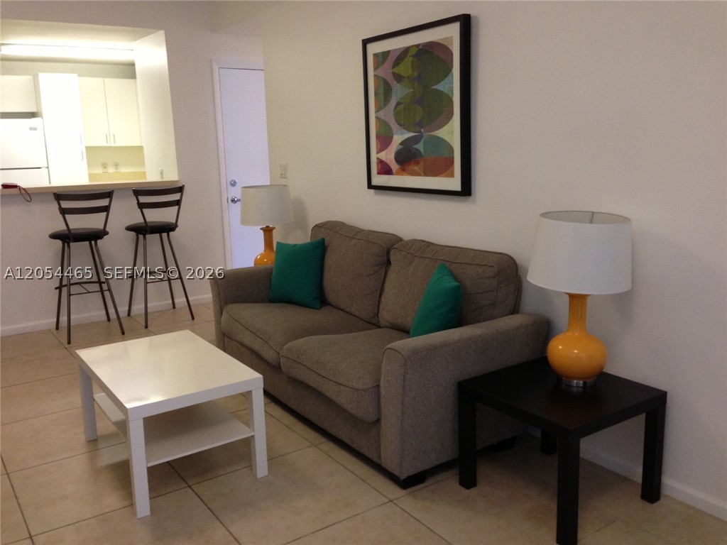 185 SE 14 TER #2012, Miami FL 33131