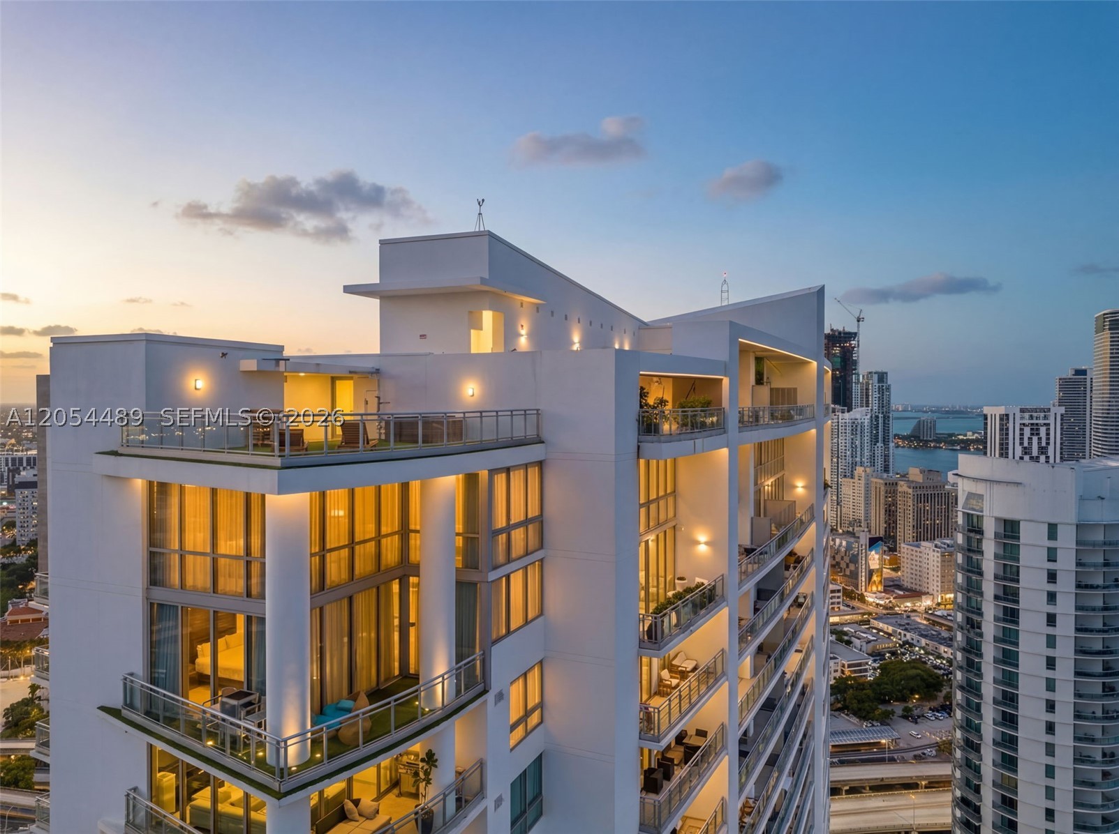 90 SW 3rd St #PH-12, Miami FL 33130