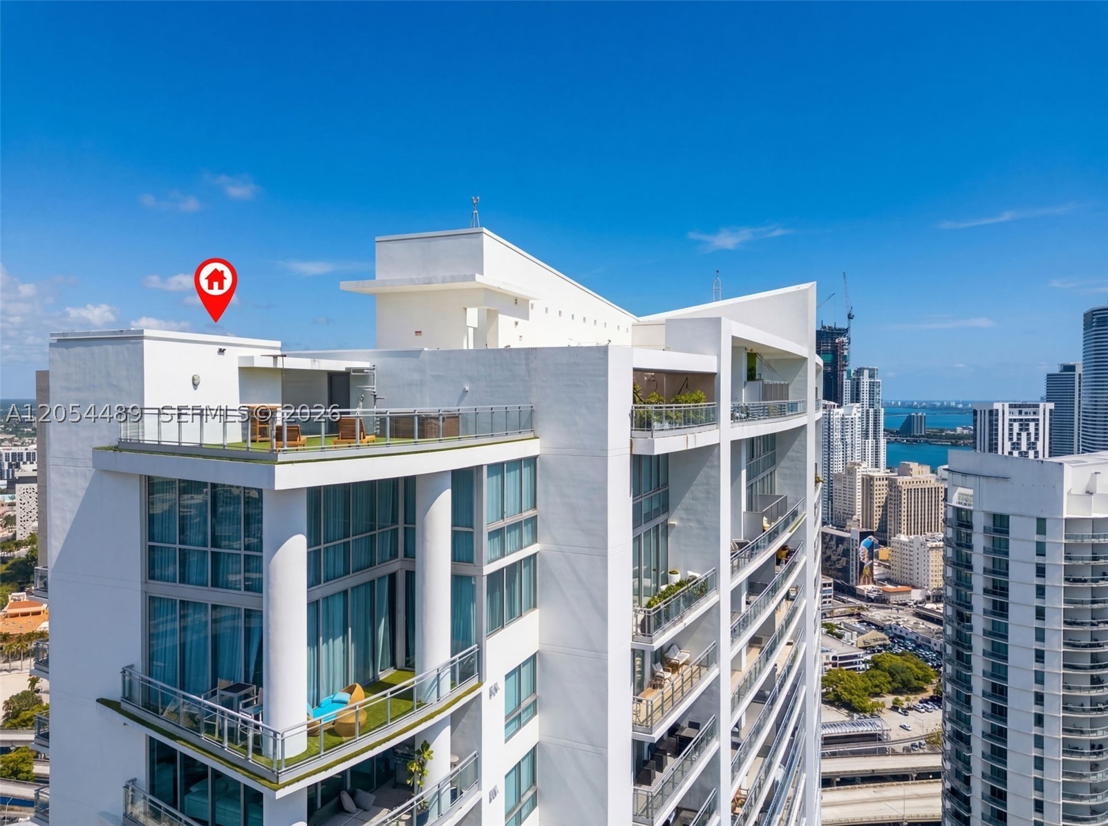90 SW 3rd St #PH-12, Miami FL 33130
