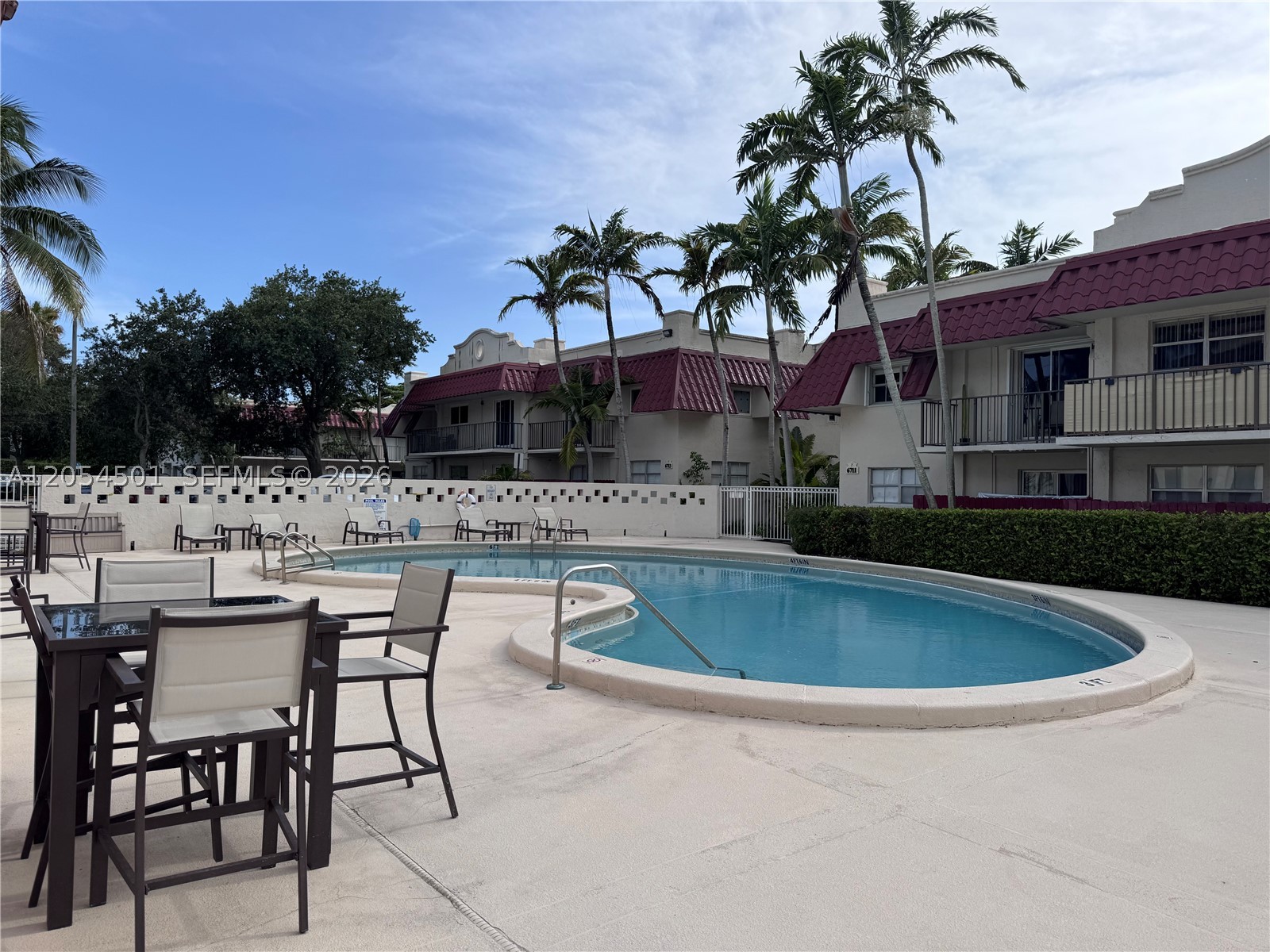 6705 N Kendall Dr #301, Pinecrest FL 33156