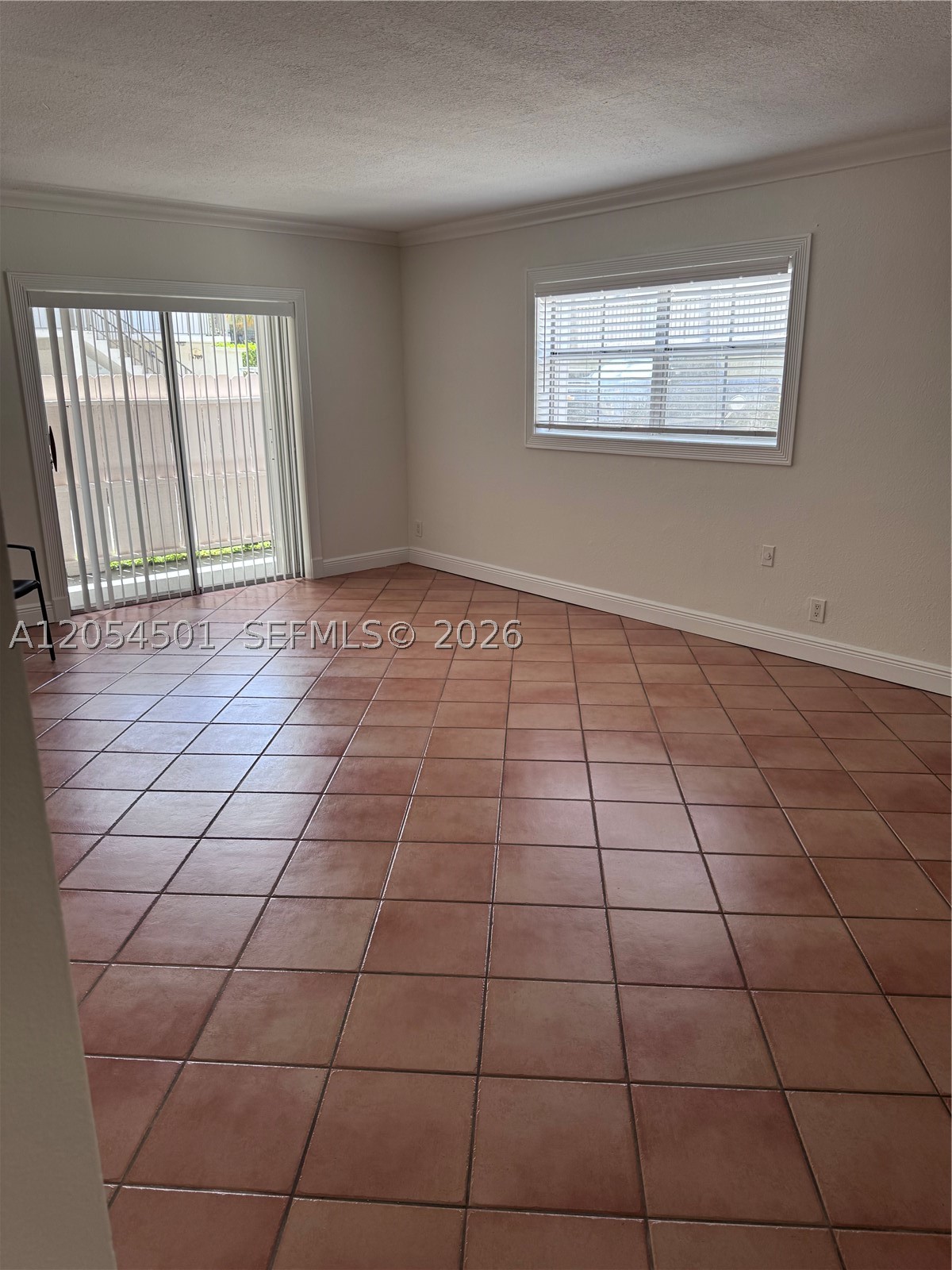 6705 N Kendall Dr #301, Pinecrest FL 33156