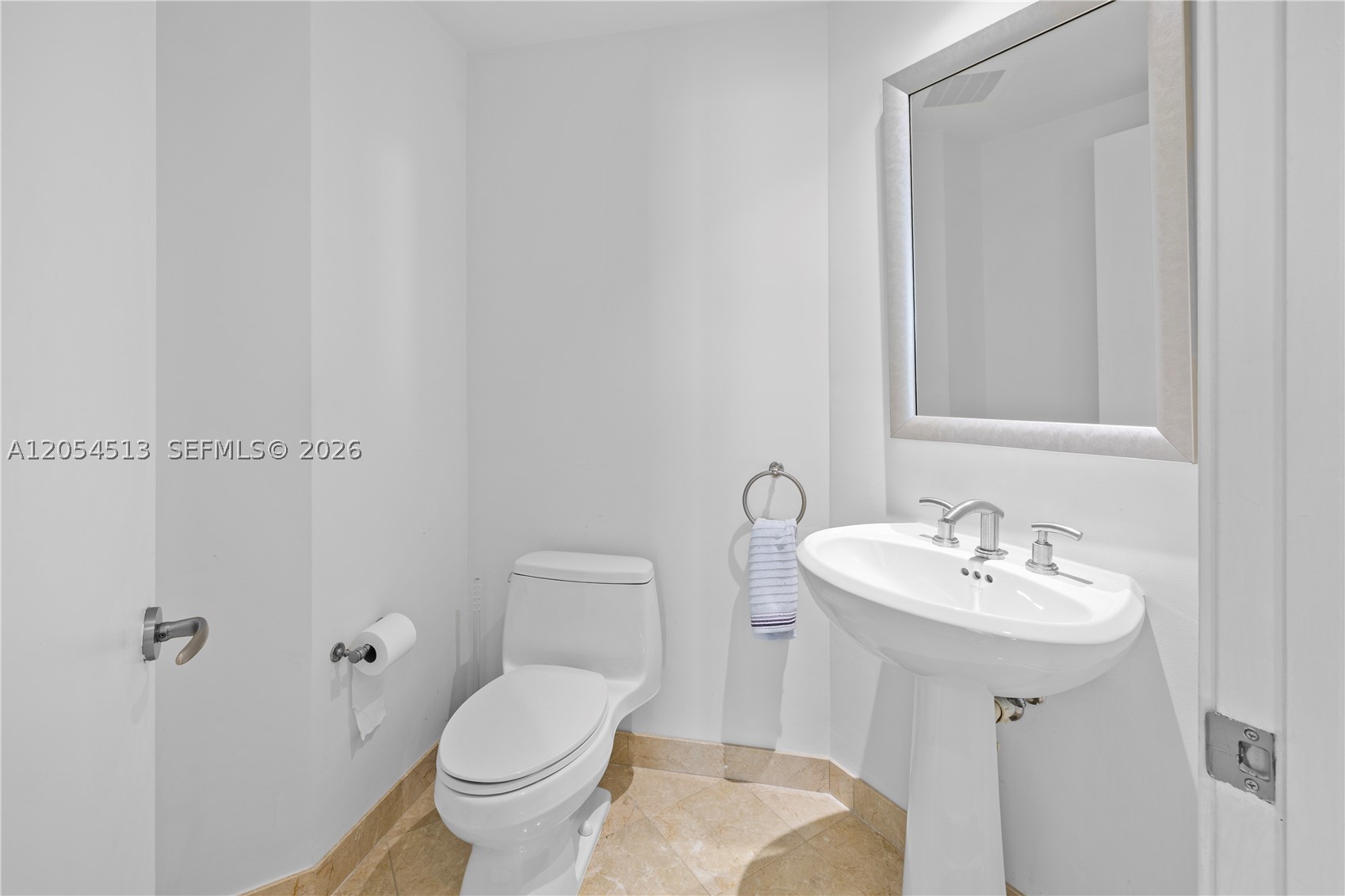 1331 Brickell Bay Dr #2601, Miami FL 33131