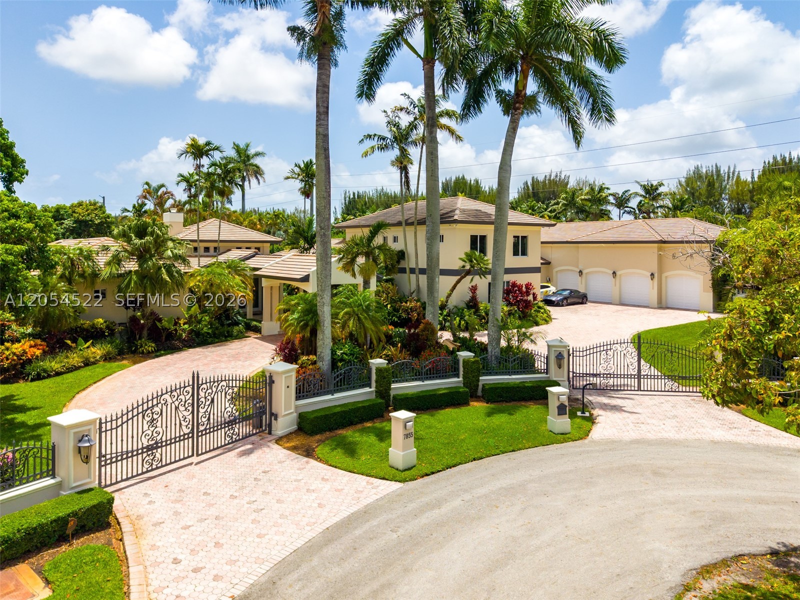 7855 SW 83rd Ct, Miami FL 33143