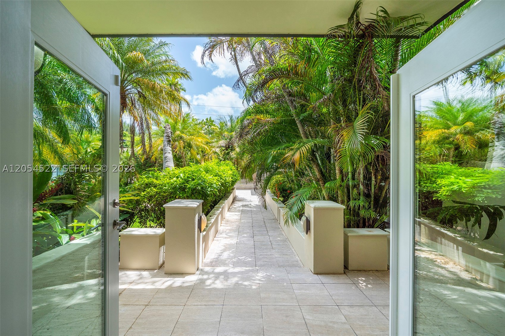 7855 SW 83rd Ct, Miami FL 33143
