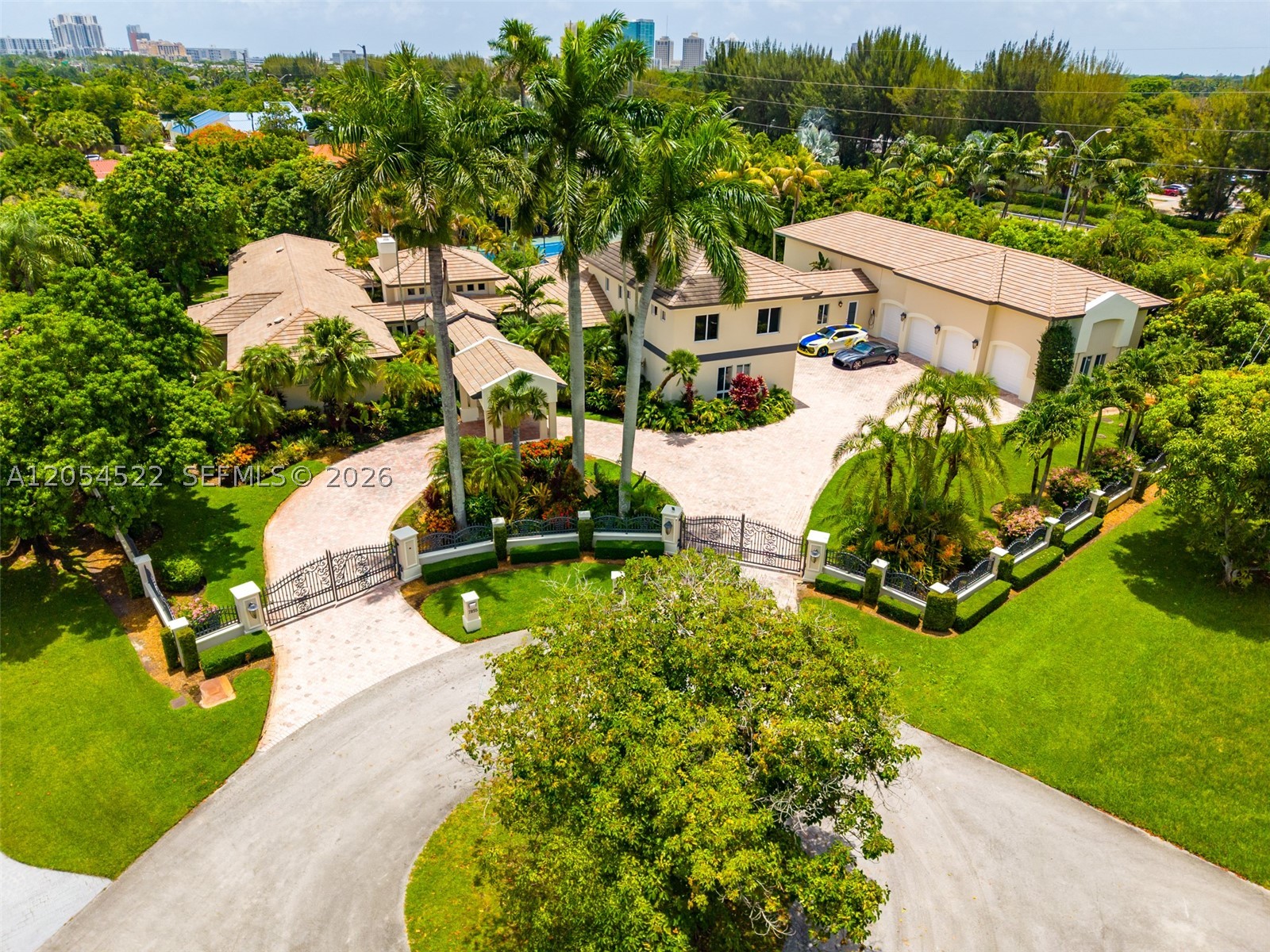 7855 SW 83rd Ct, Miami FL 33143