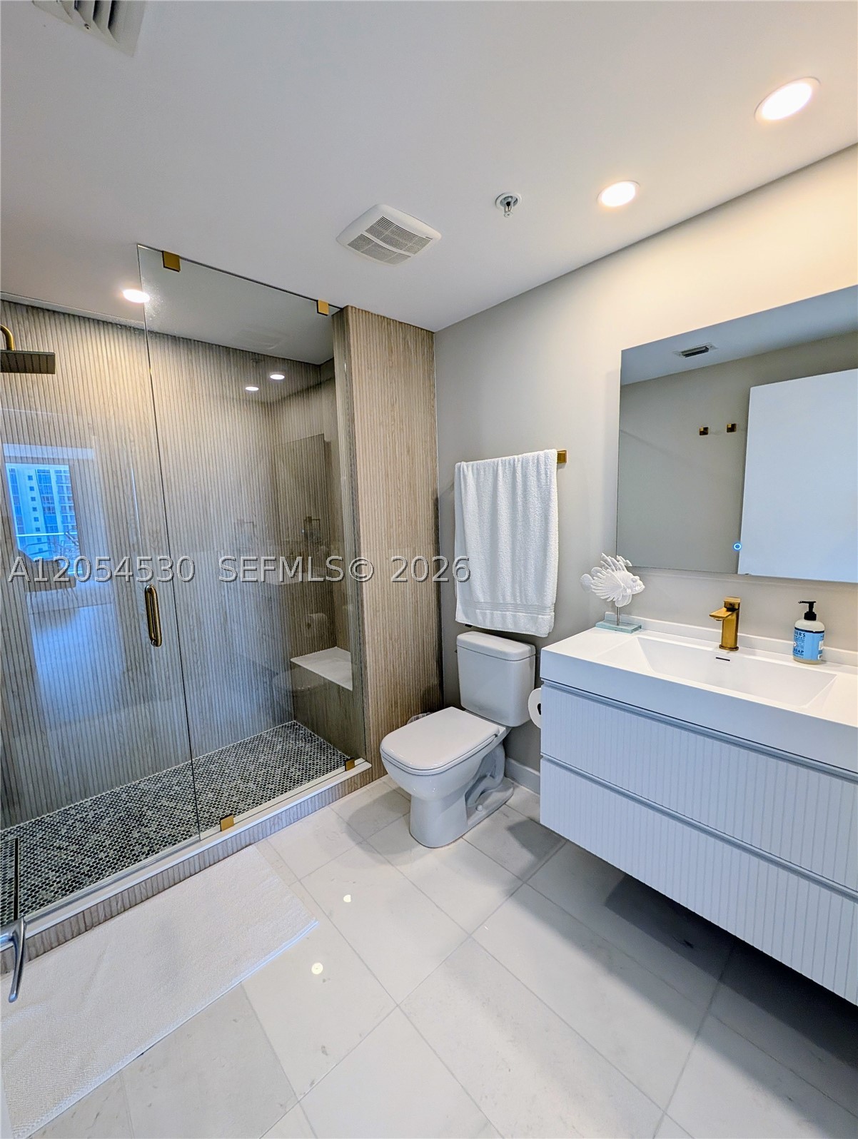 17301 Biscayne Blvd #1501, North Miami Beach FL 33160