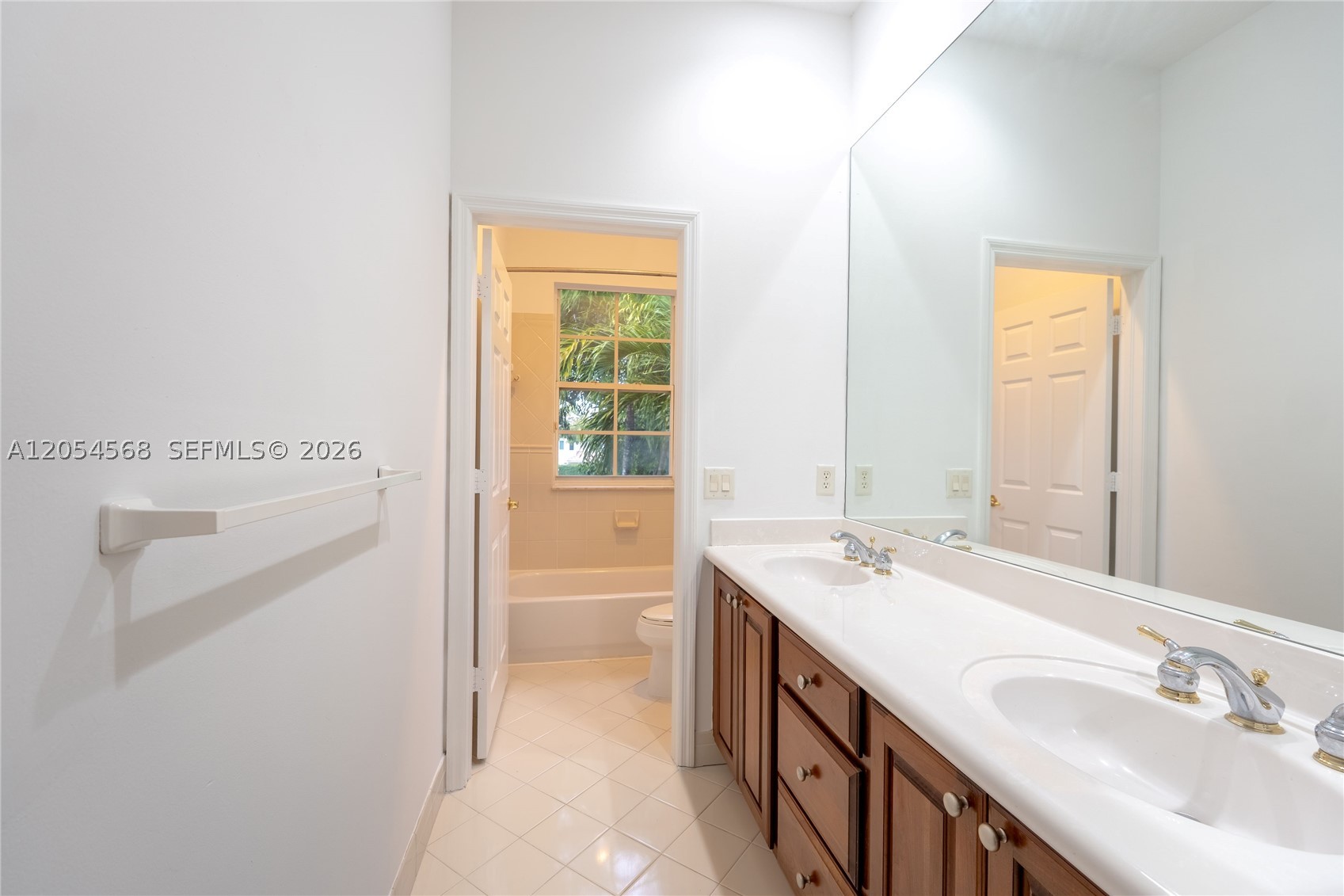 11213 NW 71st Ter, Doral FL 33178