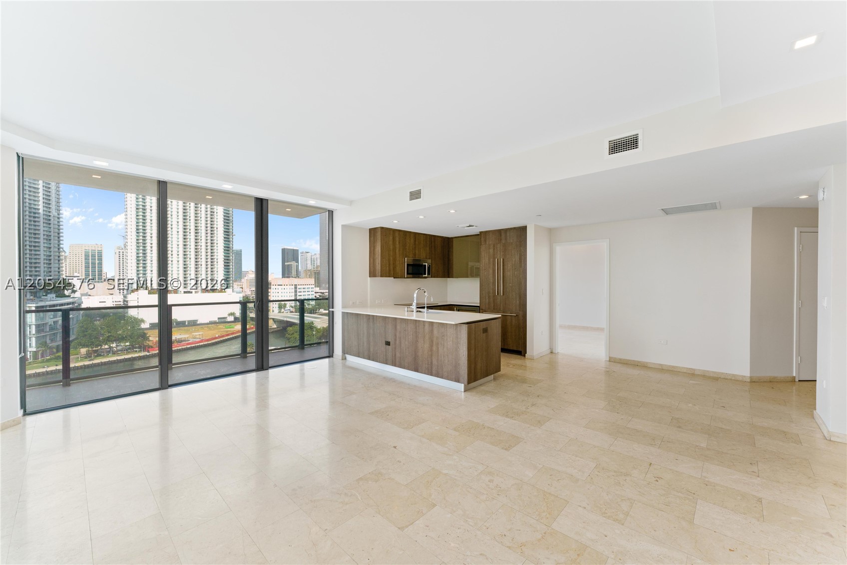 88 SW 7th St #712, Miami FL 33130