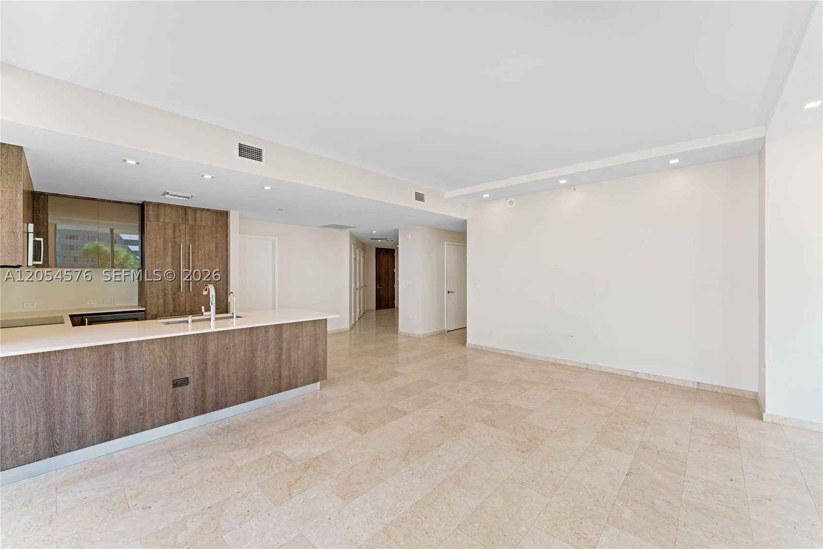 88 SW 7th St #712, Miami FL 33130