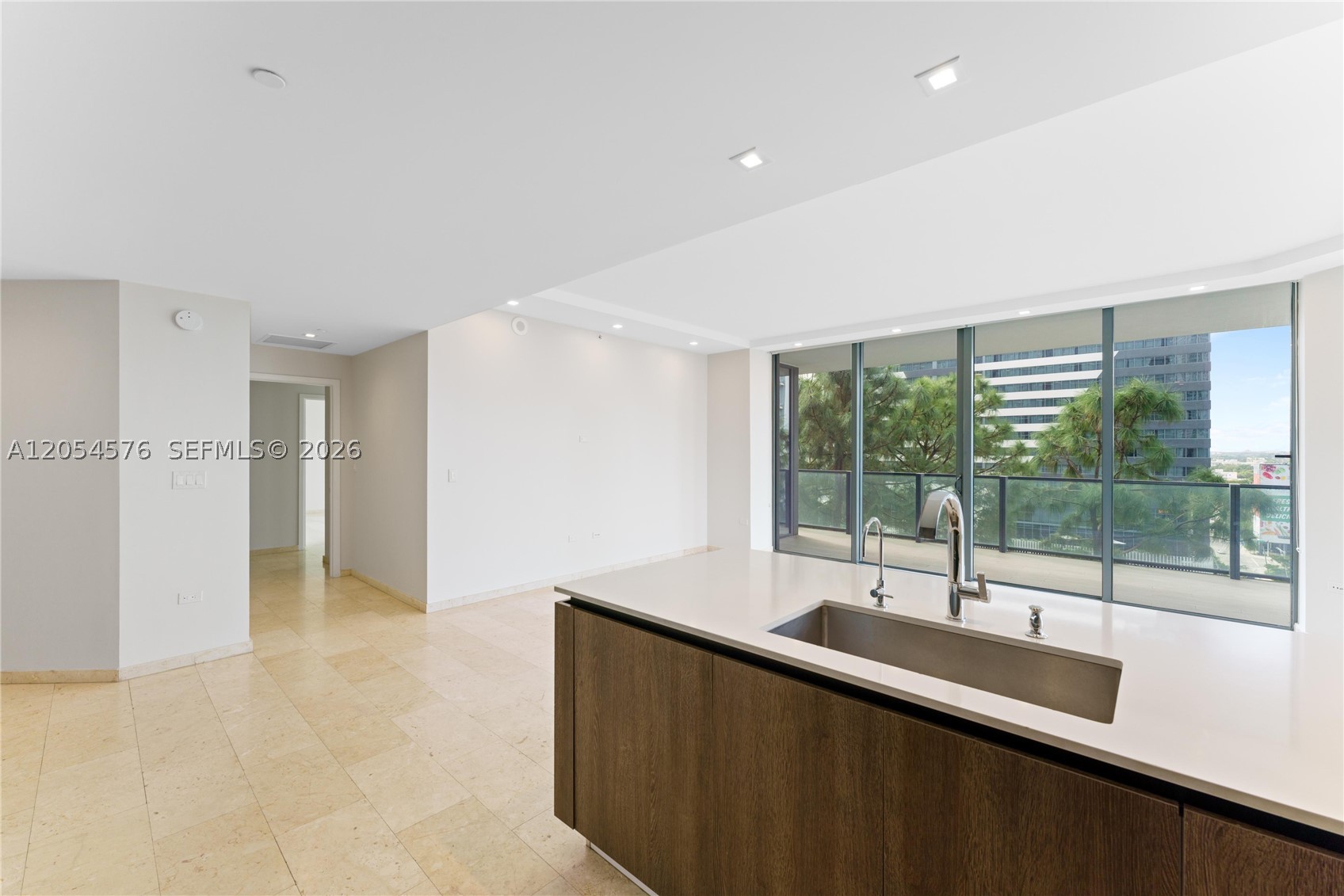 88 SW 7th St #712, Miami FL 33130