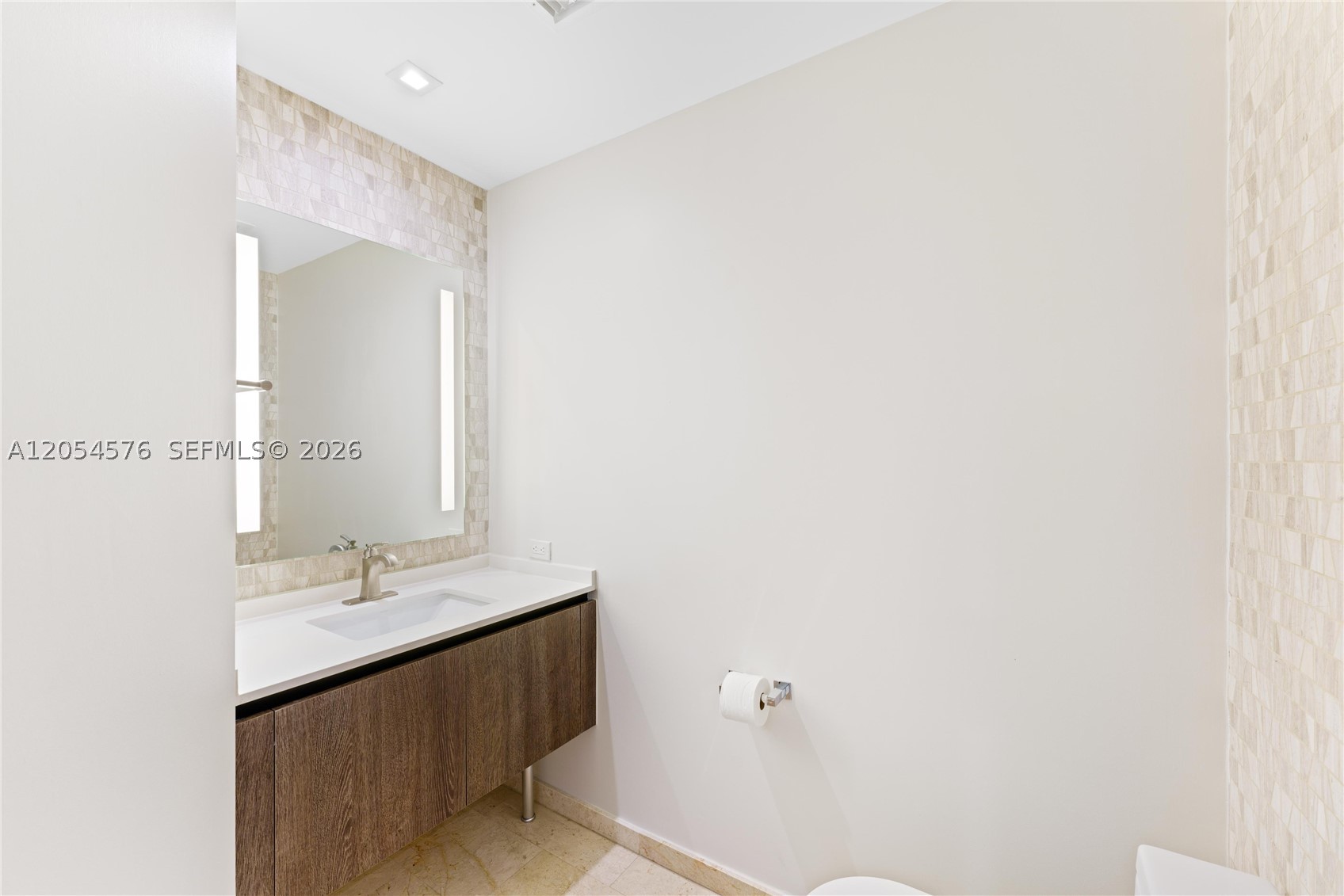 88 SW 7th St #712, Miami FL 33130