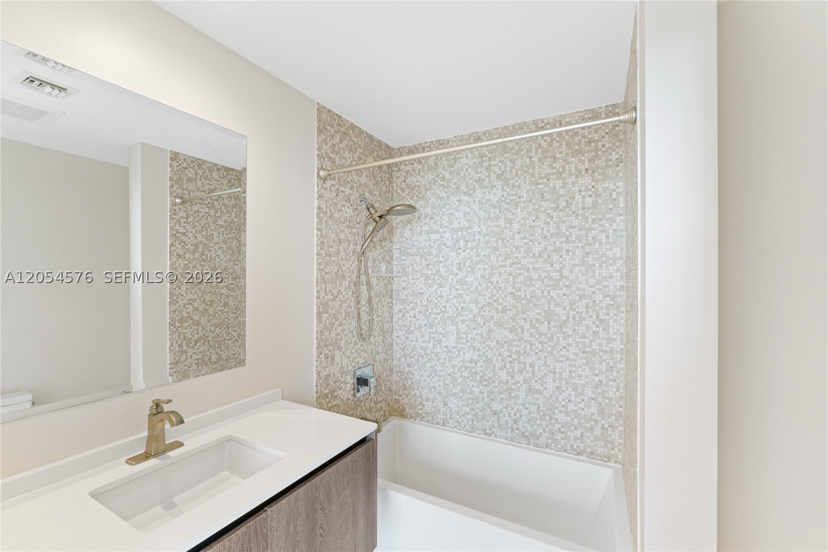 88 SW 7th St #712, Miami FL 33130