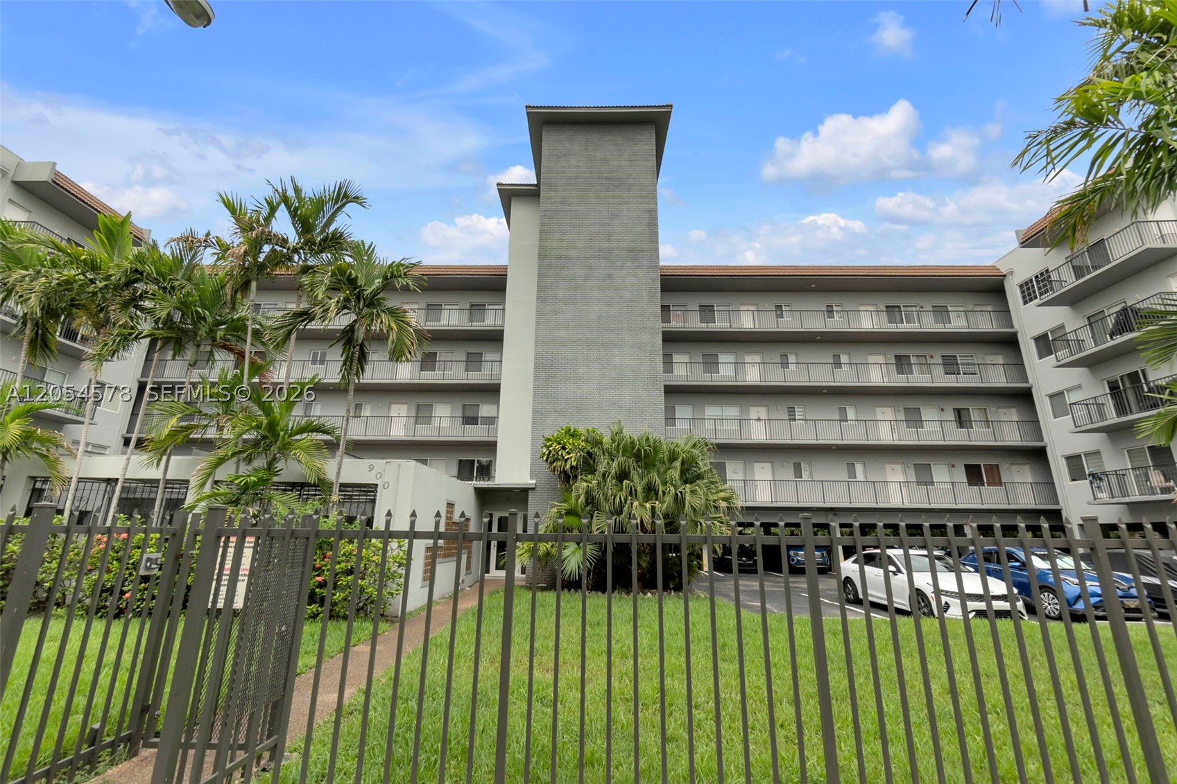 900 SW 84th Ave #412A, Miami FL 33144