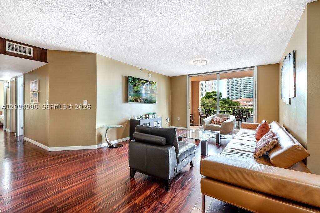 19999 E Country Club Dr #1302, Aventura FL 33180