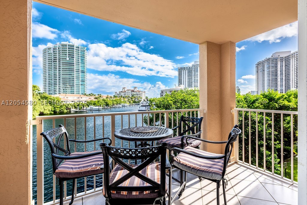 19999 E Country Club Dr #1302, Aventura FL 33180