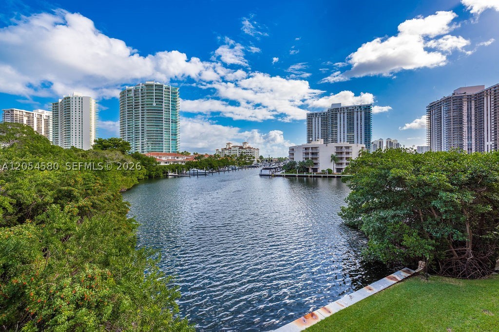 19999 E Country Club Dr #1302, Aventura FL 33180