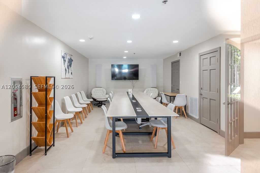 19999 E Country Club Dr #1302, Aventura FL 33180