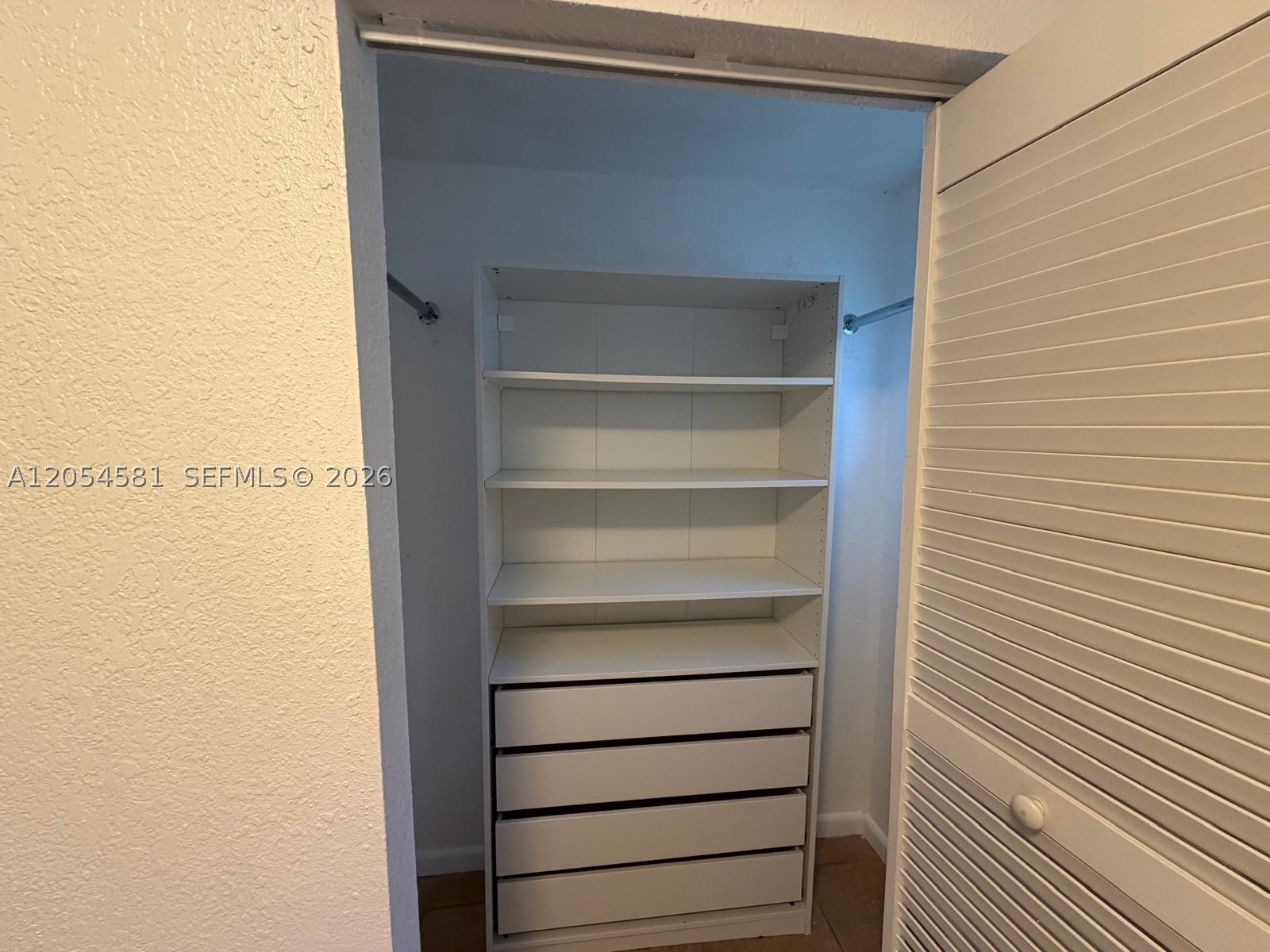 165 Lawn Way #165, Miami Springs FL 33166