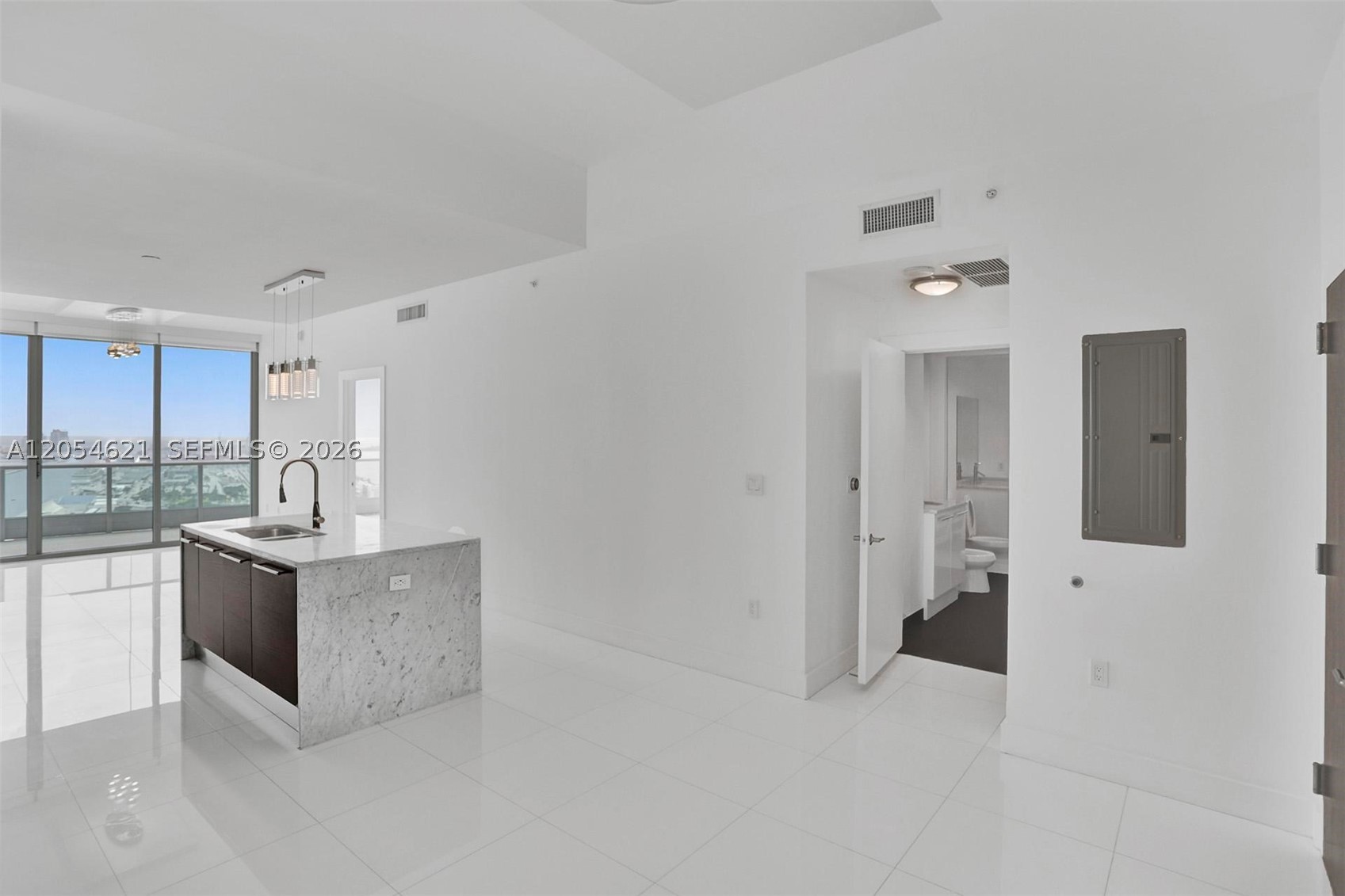900 Biscayne Blvd #4803, Miami FL 33132