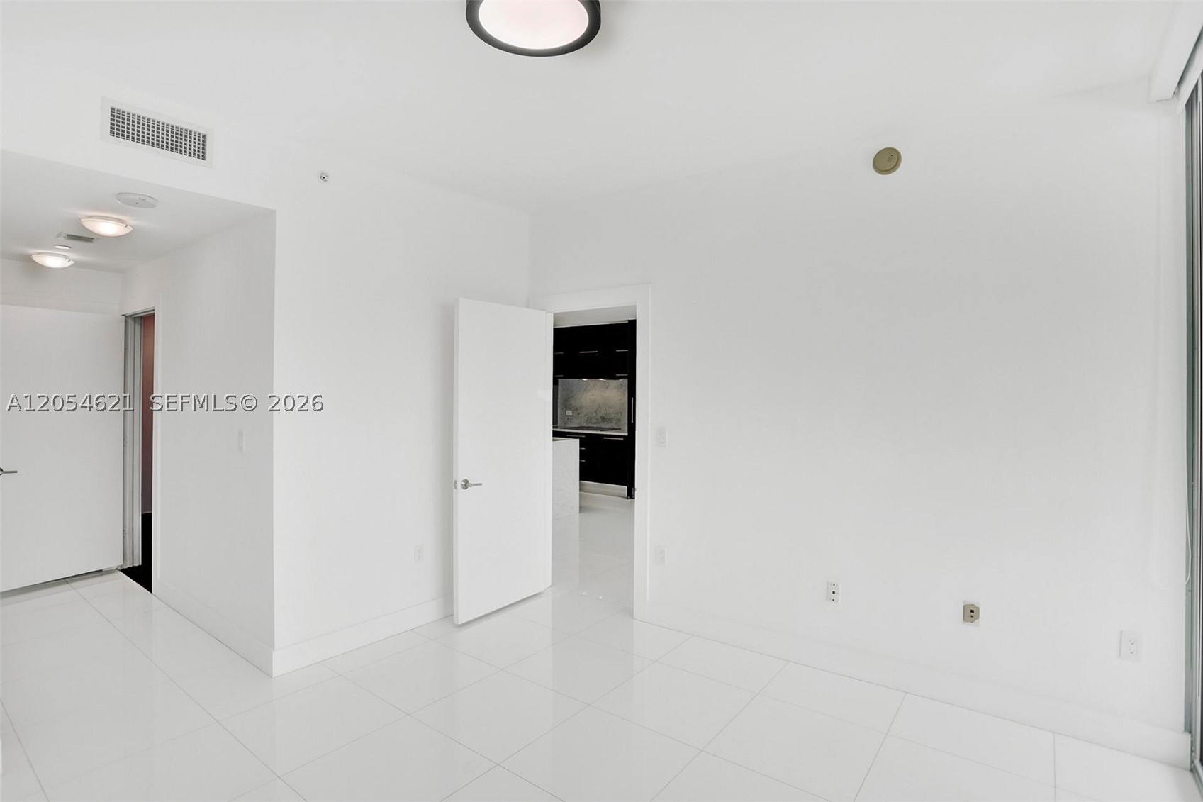 900 Biscayne Blvd #4803, Miami FL 33132