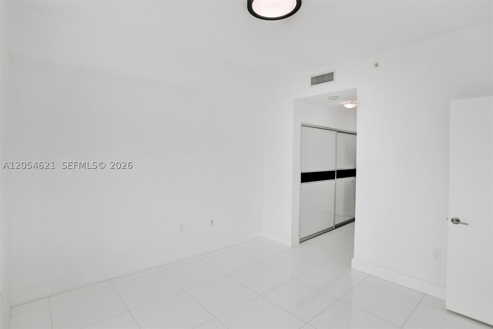900 Biscayne Blvd #4803, Miami FL 33132