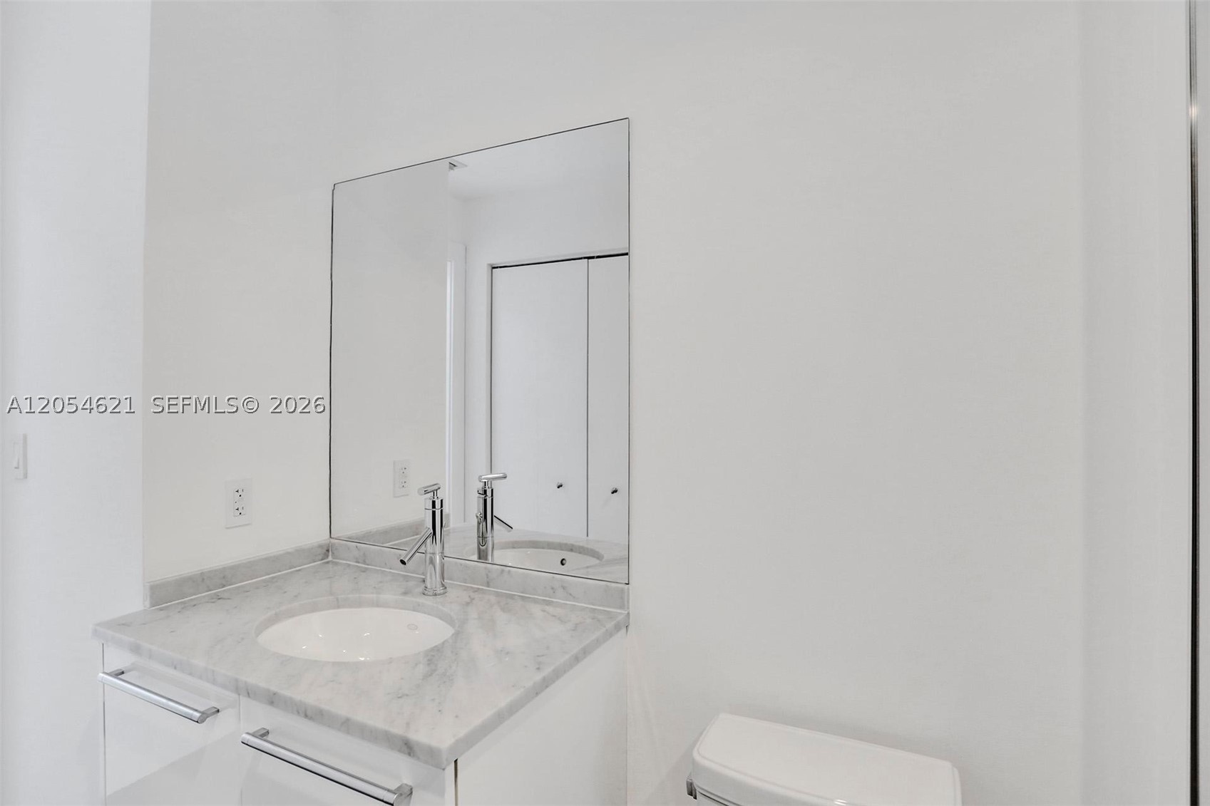 900 Biscayne Blvd #4803, Miami FL 33132