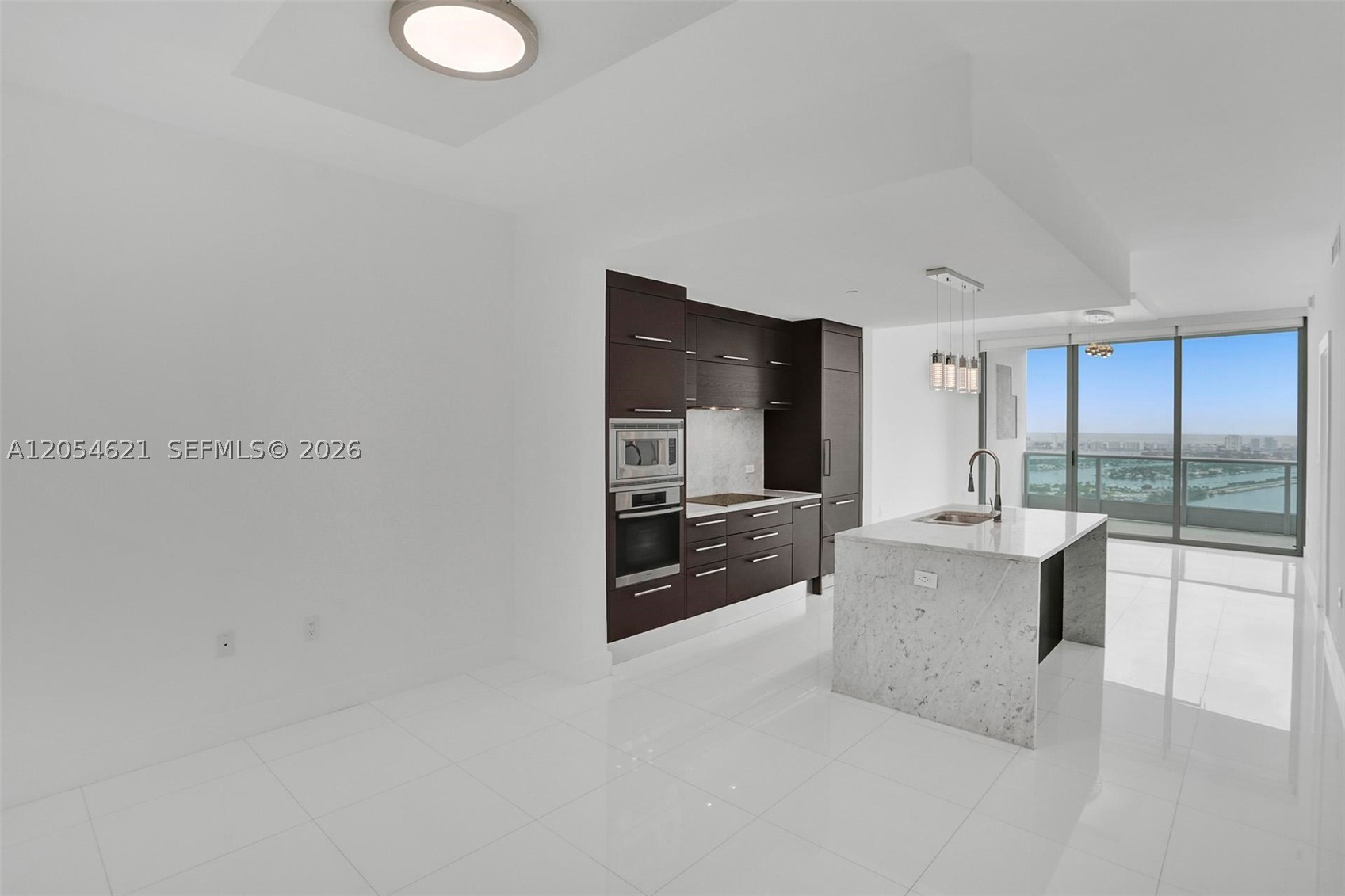 900 Biscayne Blvd #4803, Miami FL 33132