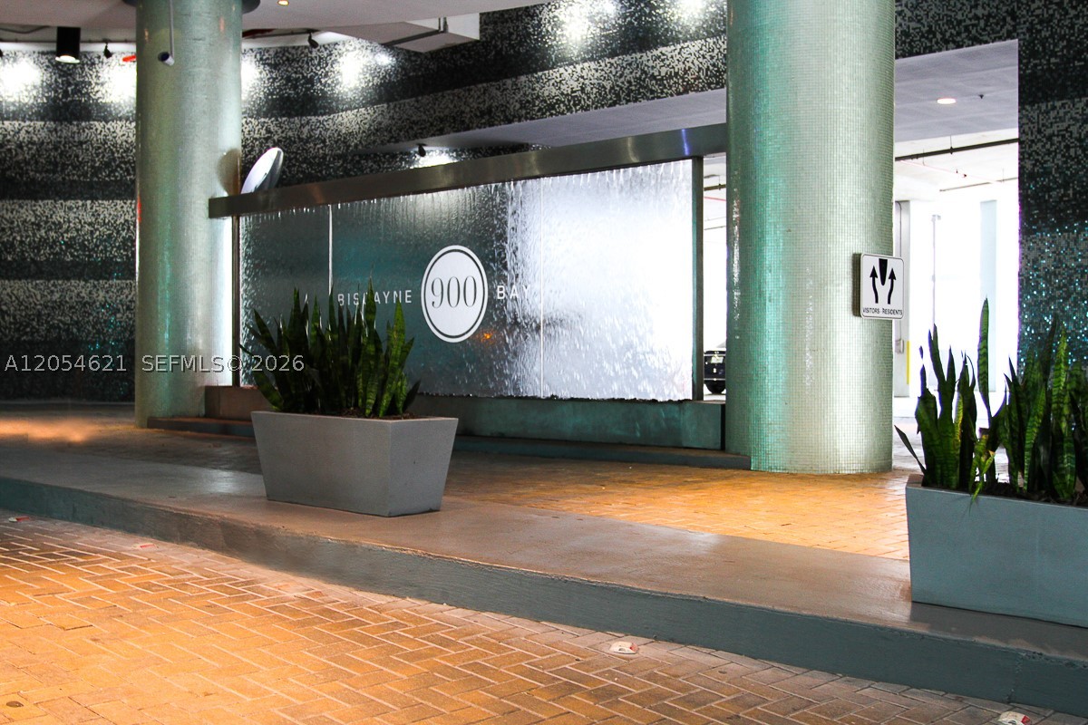 900 Biscayne Blvd #4803, Miami FL 33132