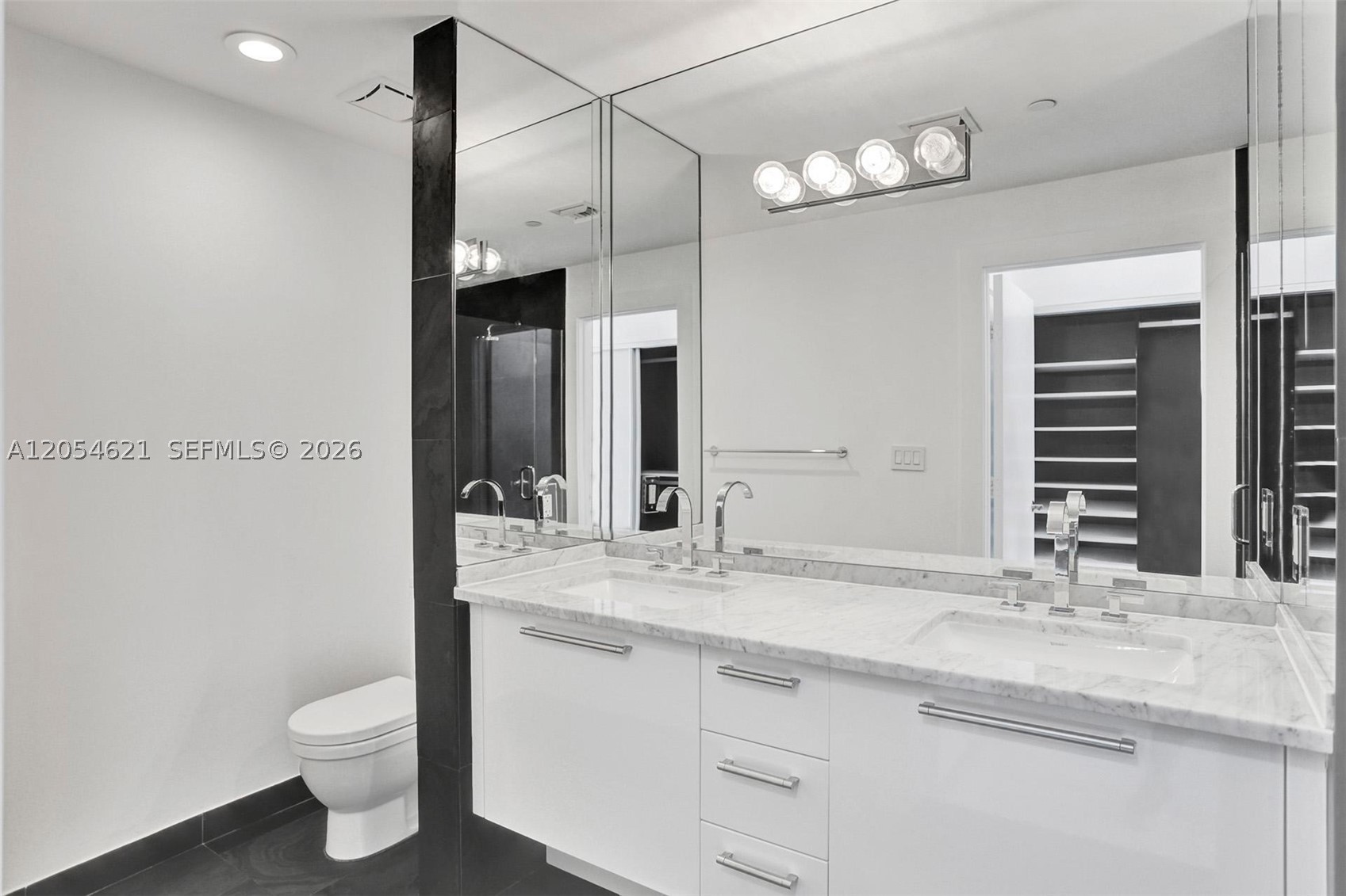 900 Biscayne Blvd #4803, Miami FL 33132