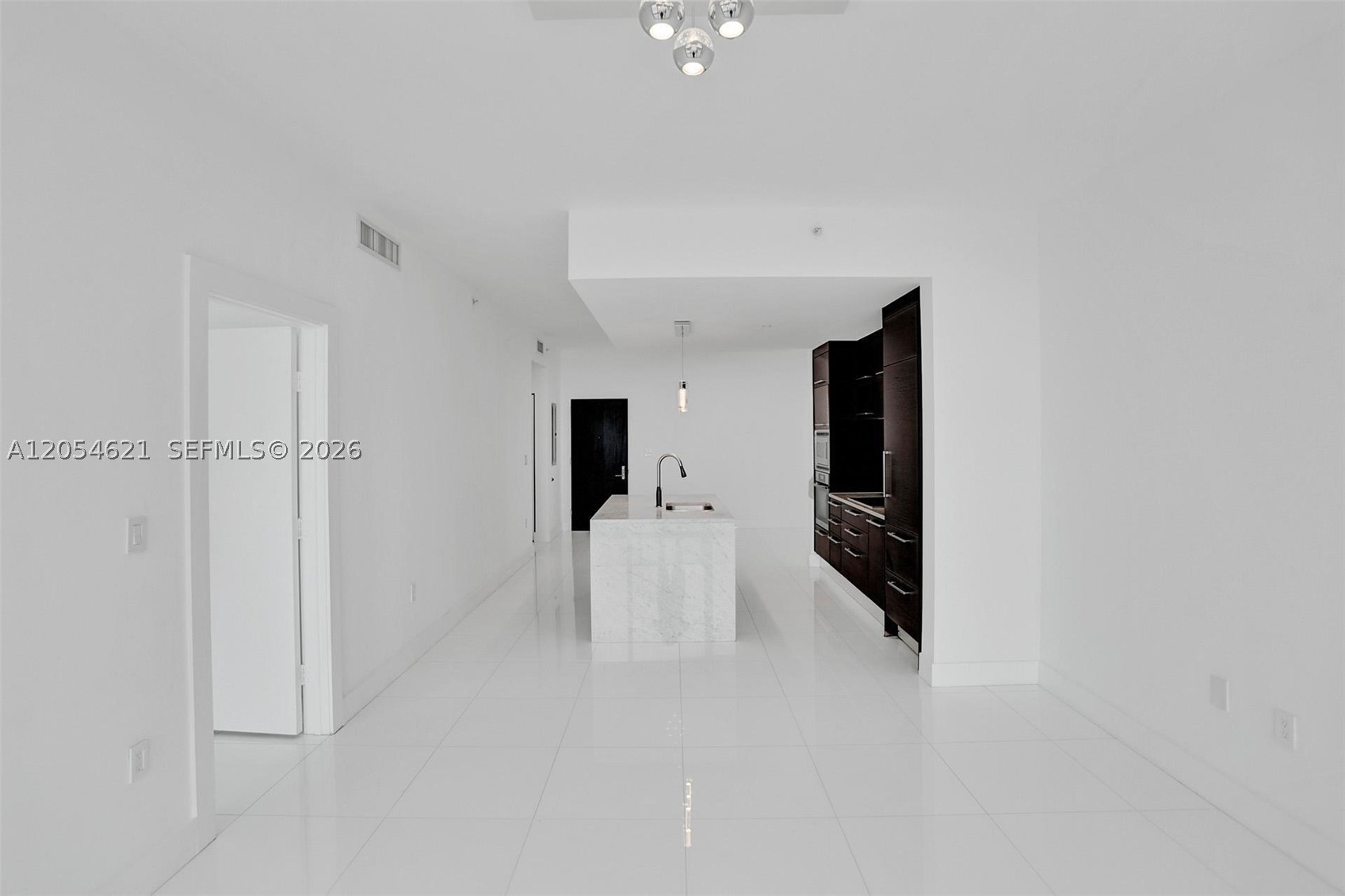 900 Biscayne Blvd #4803, Miami FL 33132