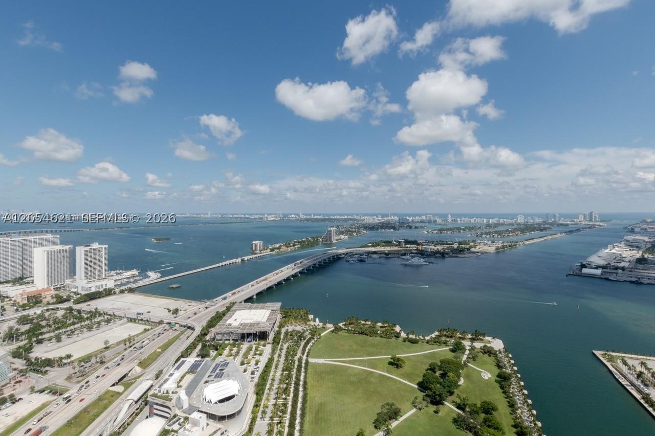 900 Biscayne Blvd #4803, Miami FL 33132