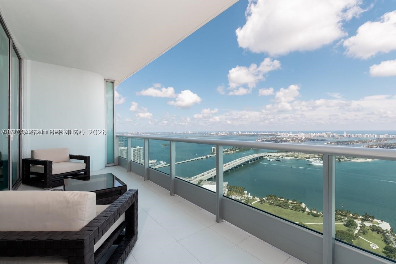 900 Biscayne Blvd #4803, Miami FL 33132