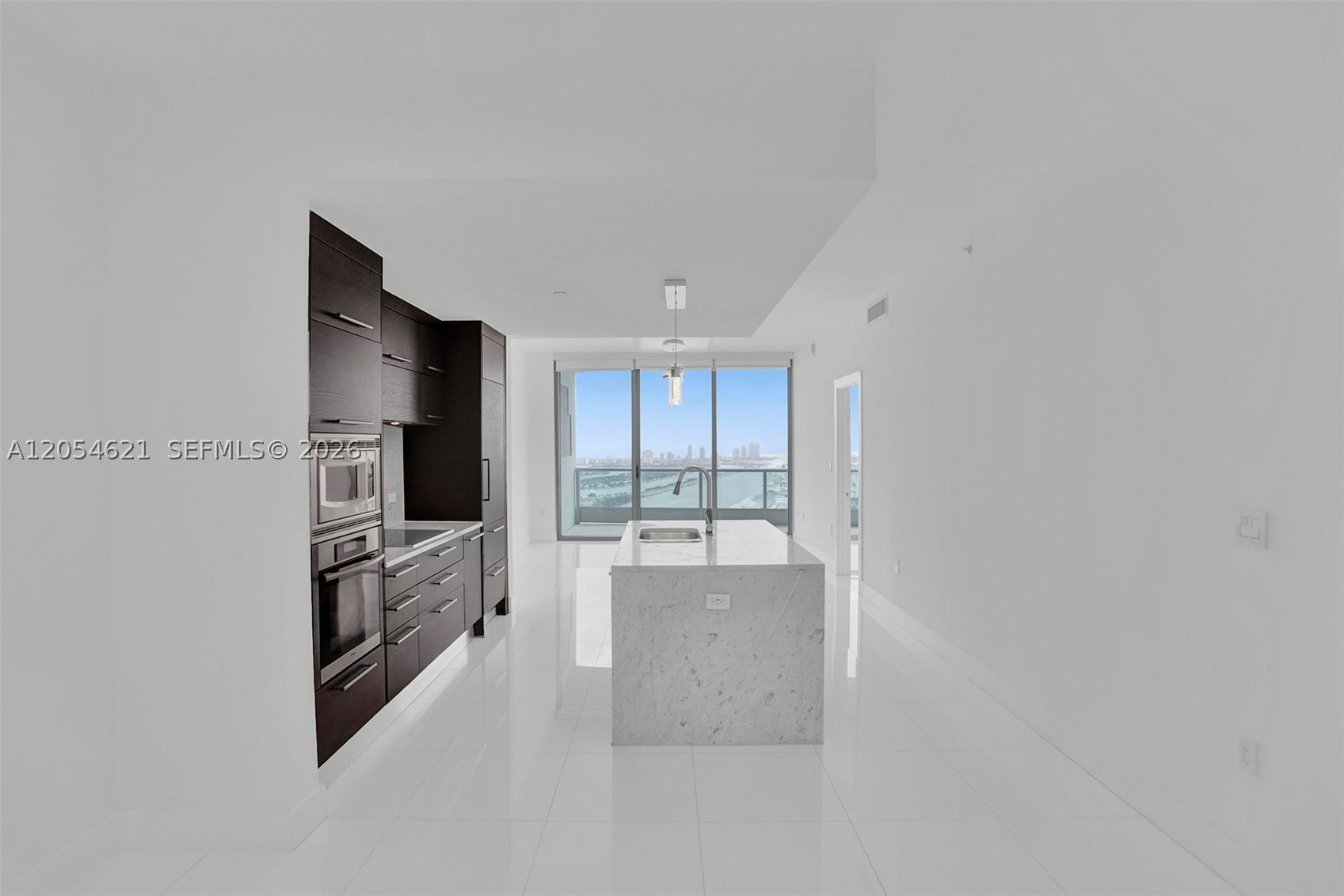900 Biscayne Blvd #4803, Miami FL 33132