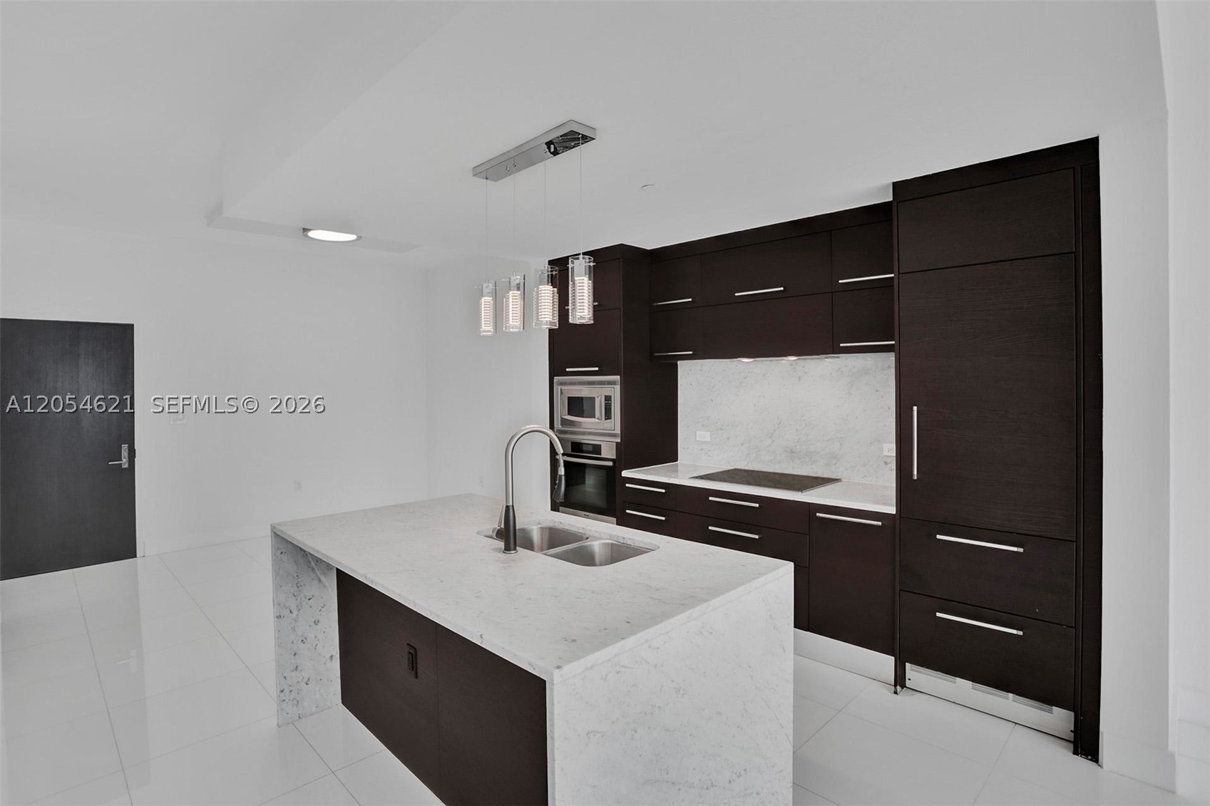 900 Biscayne Blvd #4803, Miami FL 33132