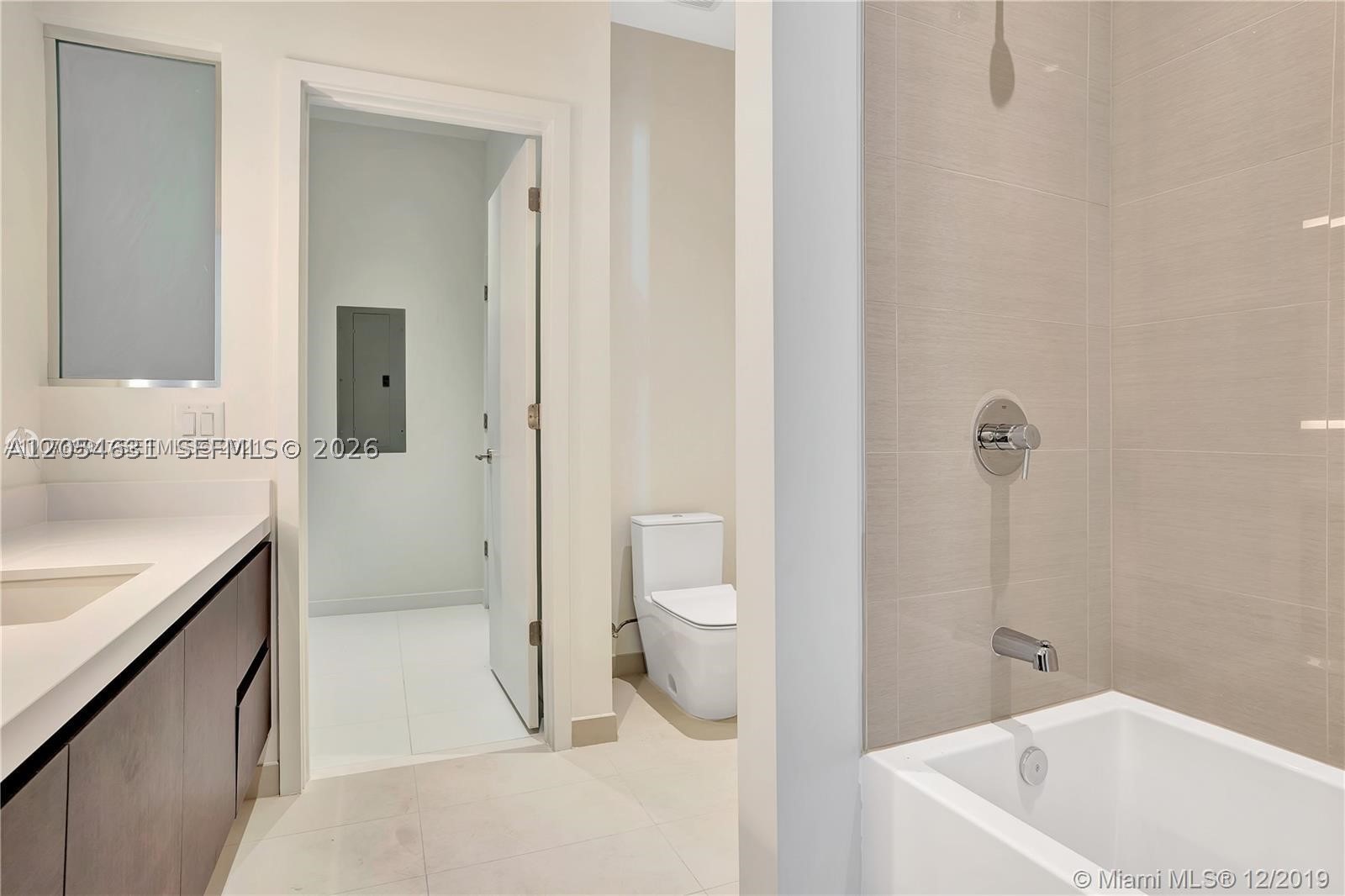 851 NE 1st Ave #504, Miami FL 33132