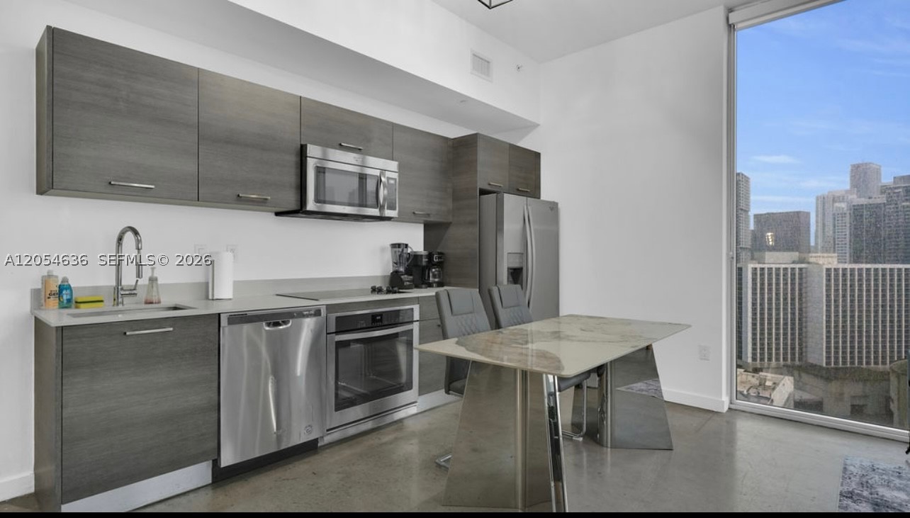 151 SE 1st St #2411, Miami FL 33131