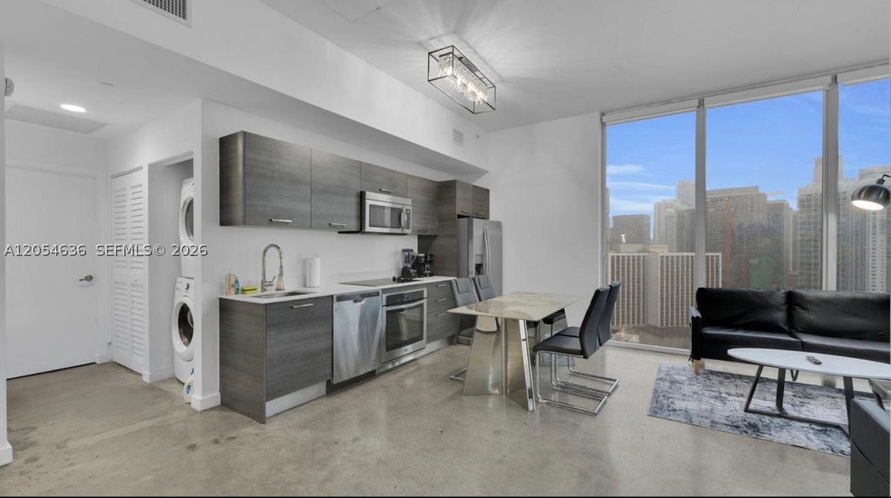 151 SE 1st St #2411, Miami FL 33131