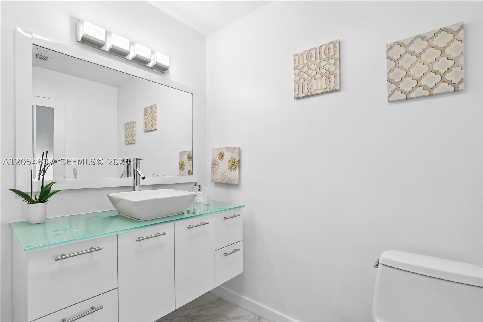 2886 NE 25th St, Fort Lauderdale FL 33305
