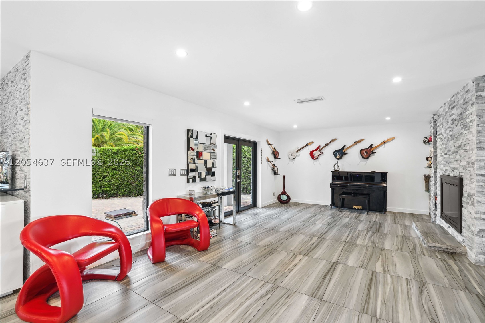 2886 NE 25th St, Fort Lauderdale FL 33305