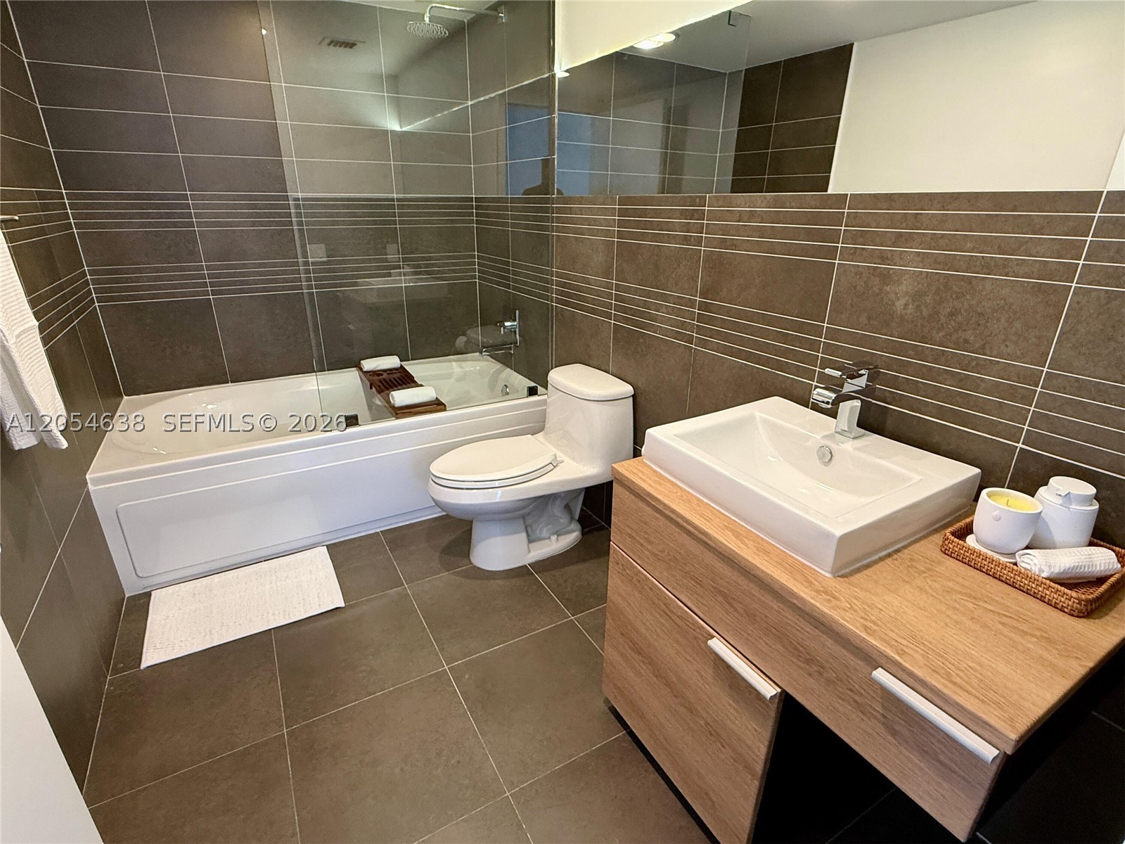 2155 Washington Ct #210, Miami Beach FL 33139