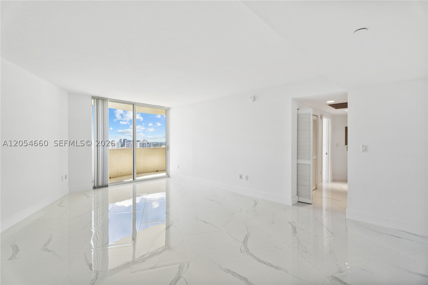 19501 W COUNTRY CLUB DR #2506, Aventura FL 33180