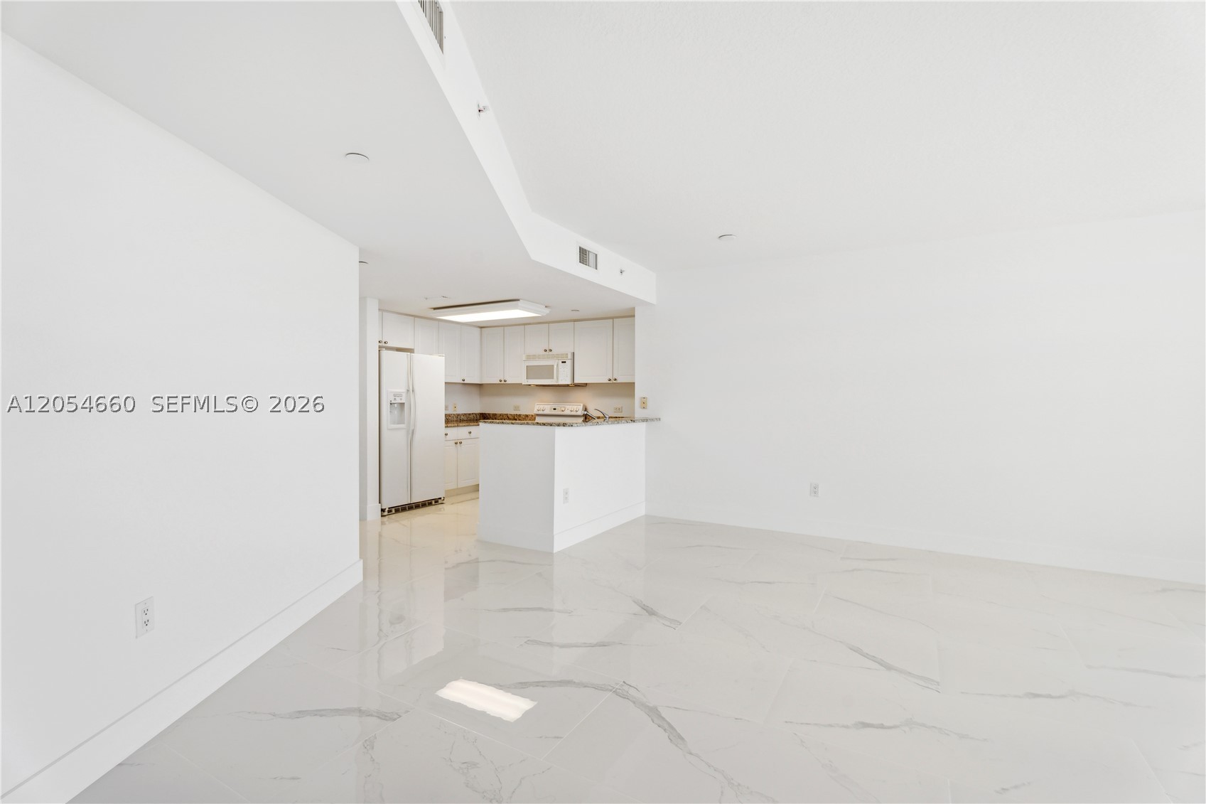 19501 W COUNTRY CLUB DR #2506, Aventura FL 33180