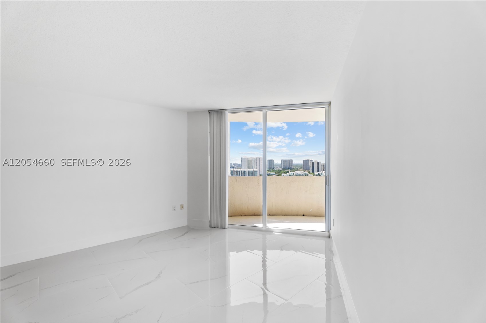 19501 W COUNTRY CLUB DR #2506, Aventura FL 33180