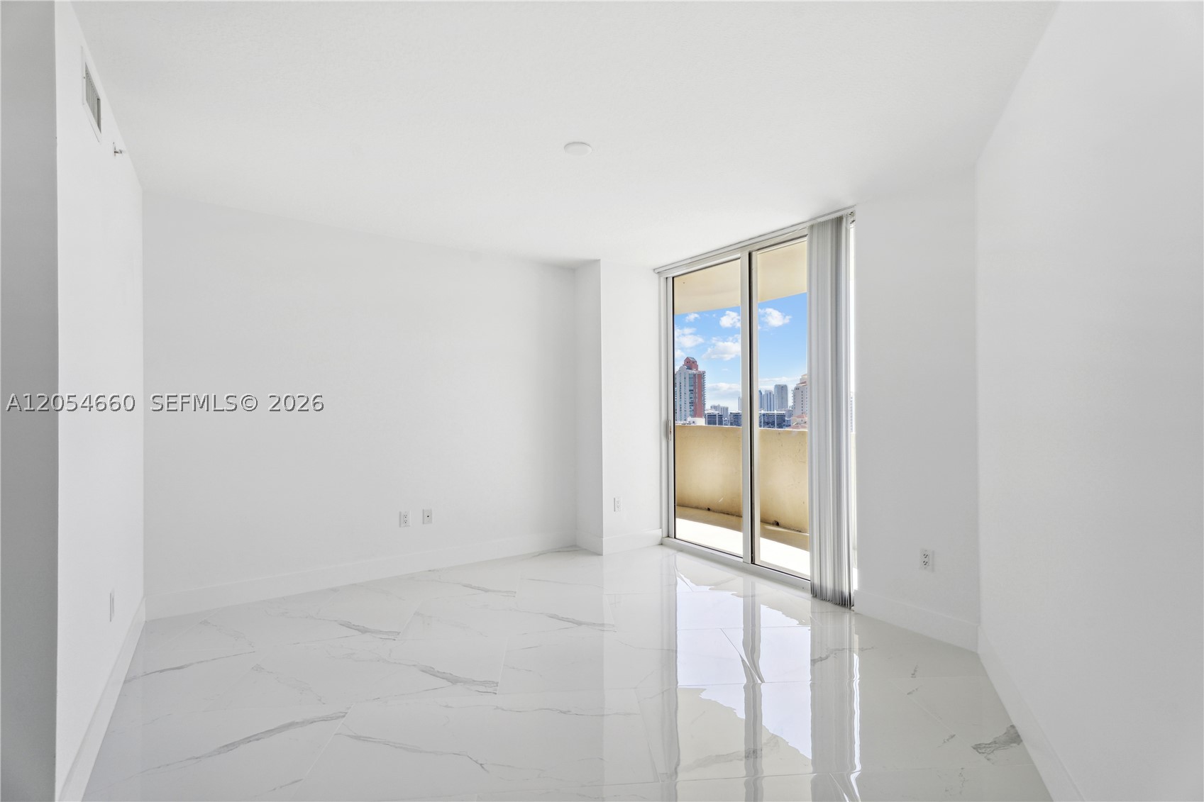 19501 W COUNTRY CLUB DR #2506, Aventura FL 33180
