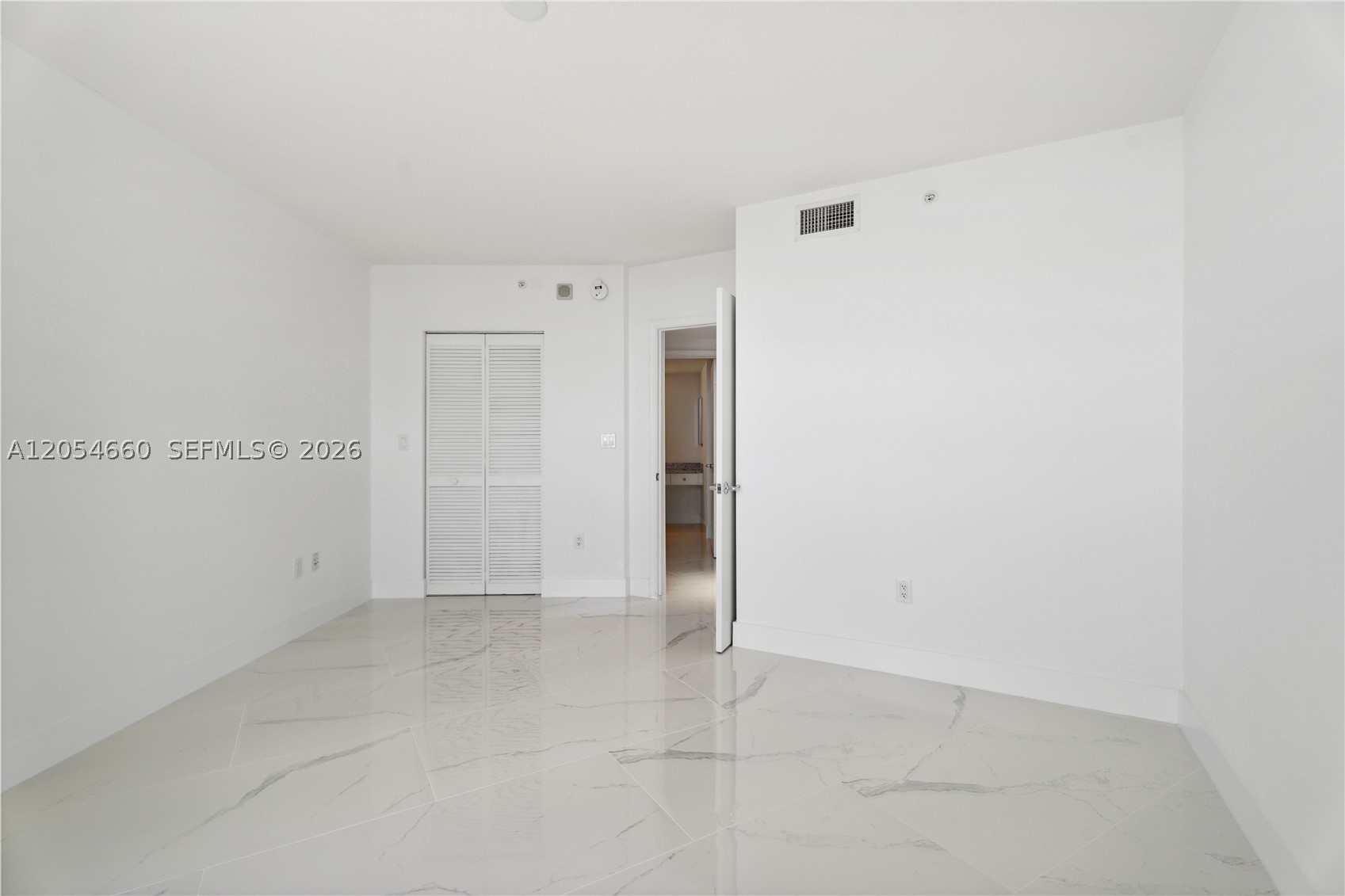 19501 W COUNTRY CLUB DR #2506, Aventura FL 33180
